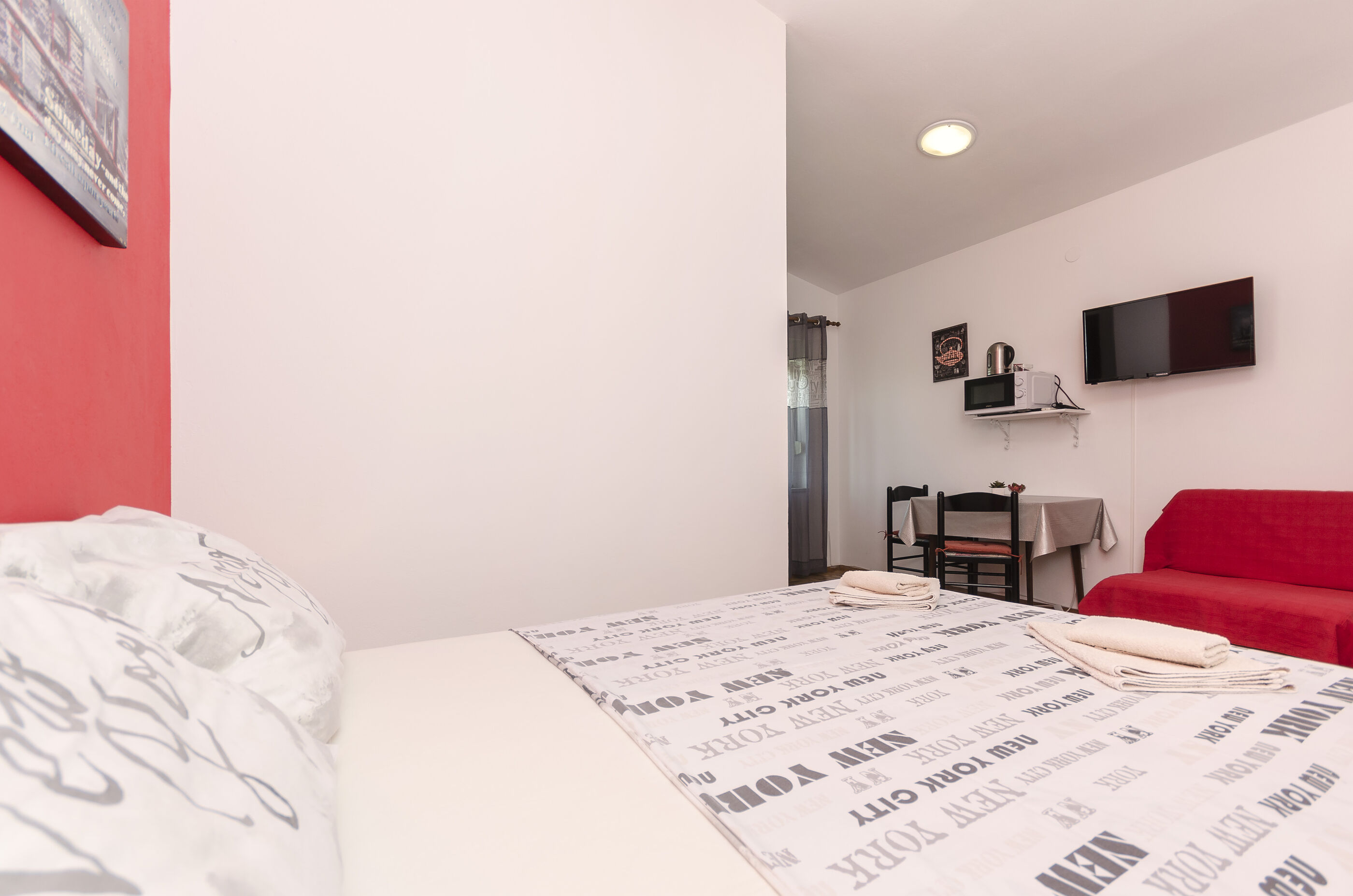 Apartments and Room Take it easy 85111-A2