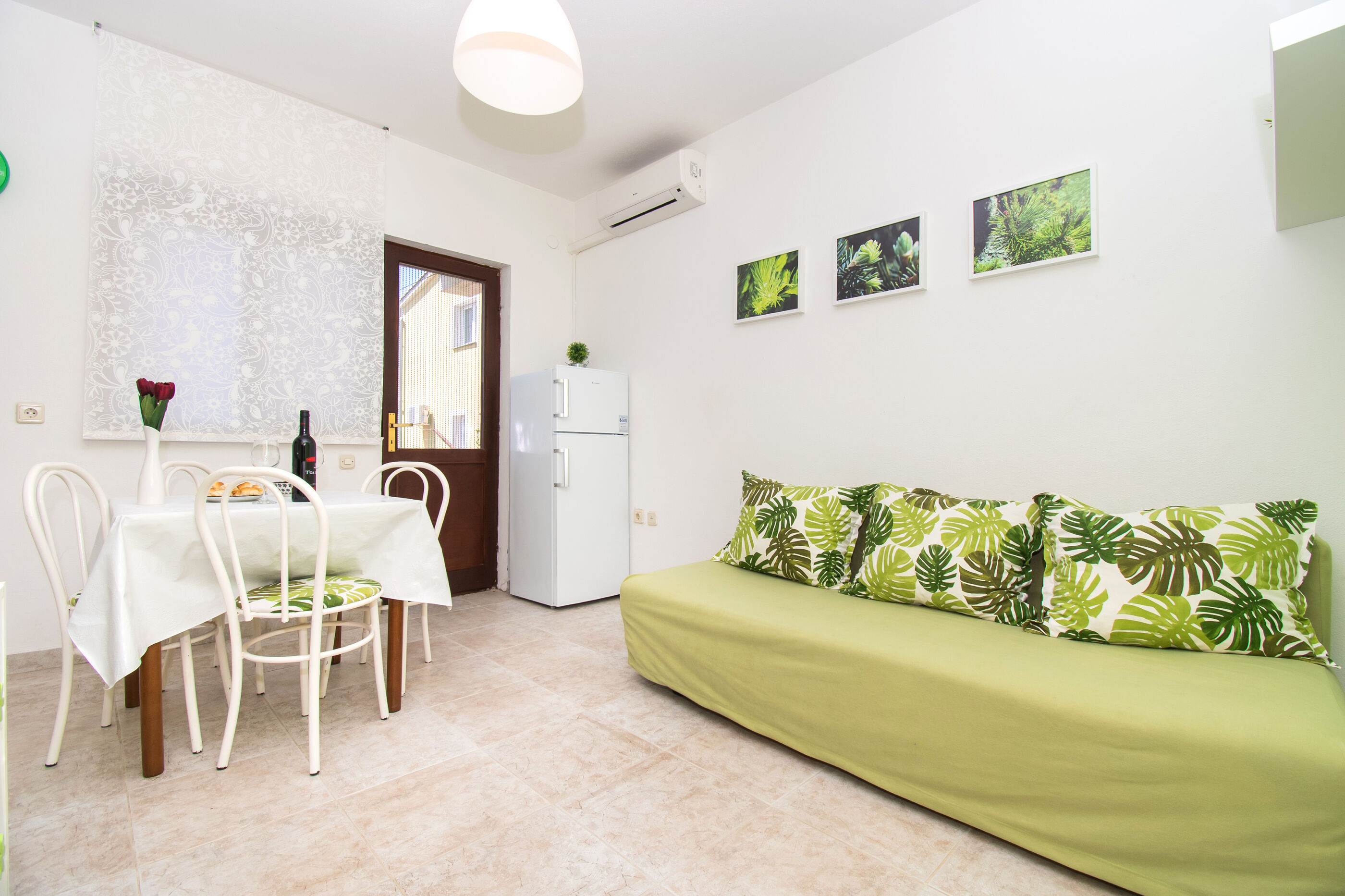 Apartments Dijana 84331-A2