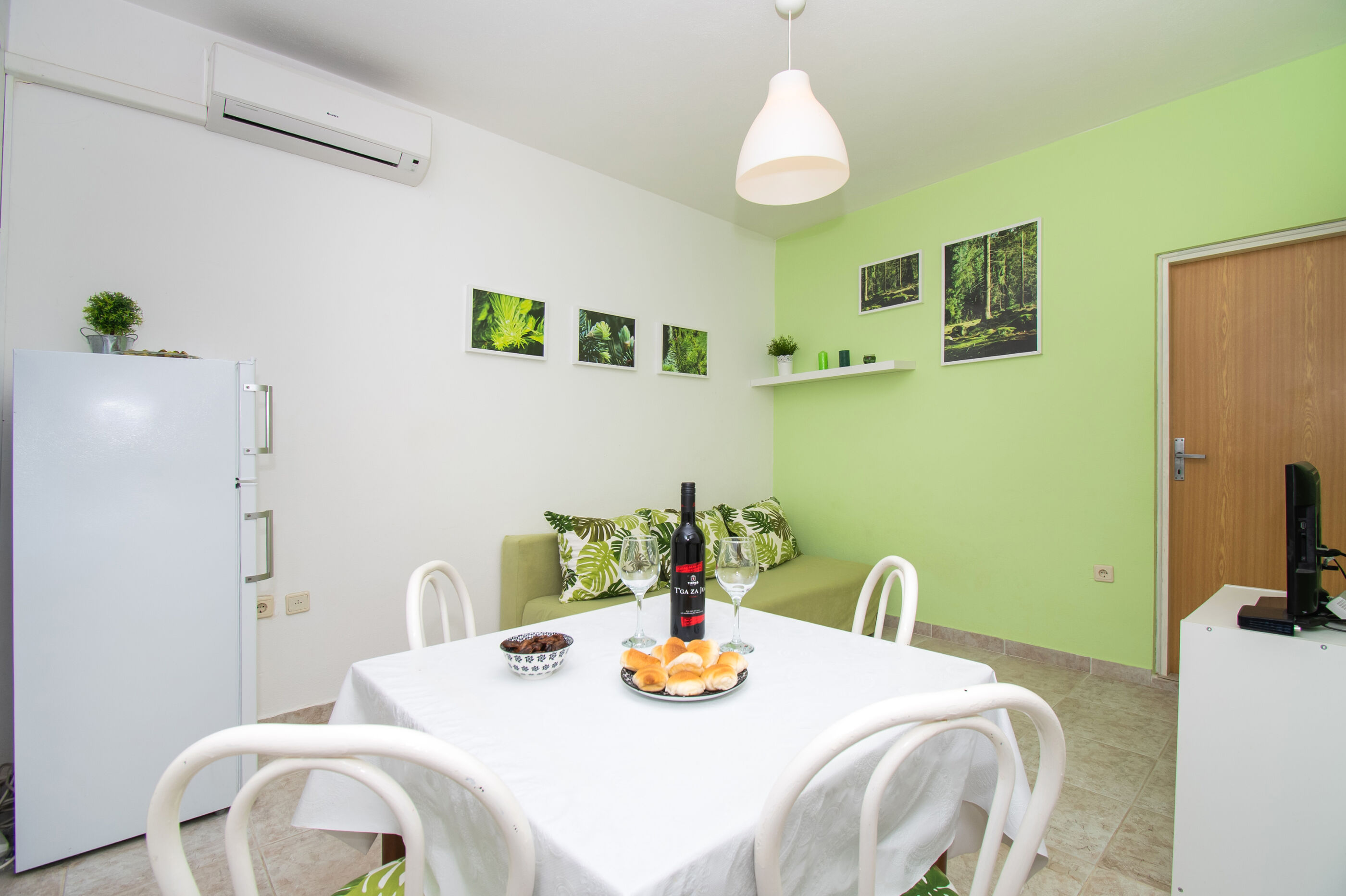 Apartments Dijana 84331-A2