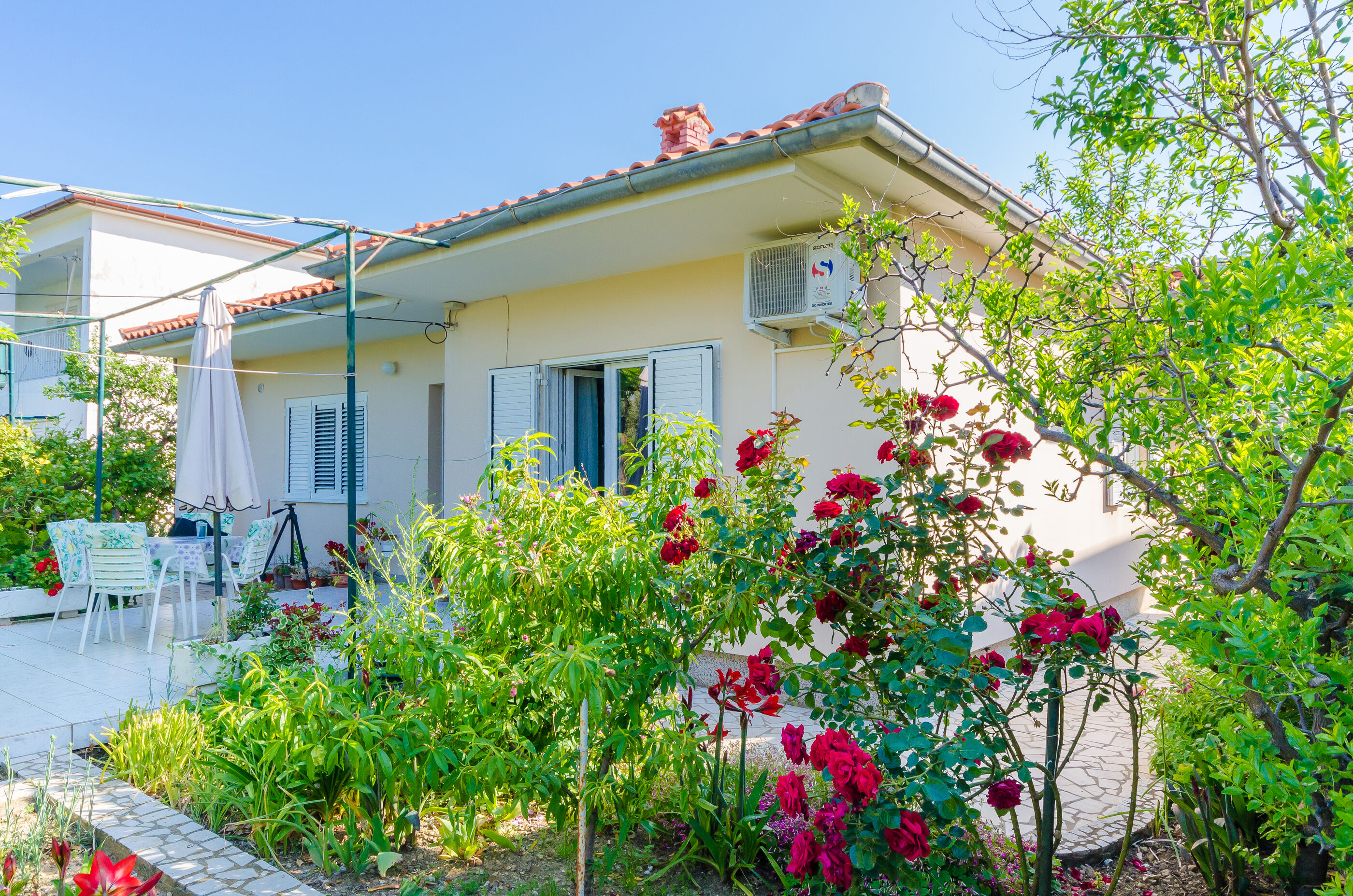 Apartment Nikola Accommodation in Rab