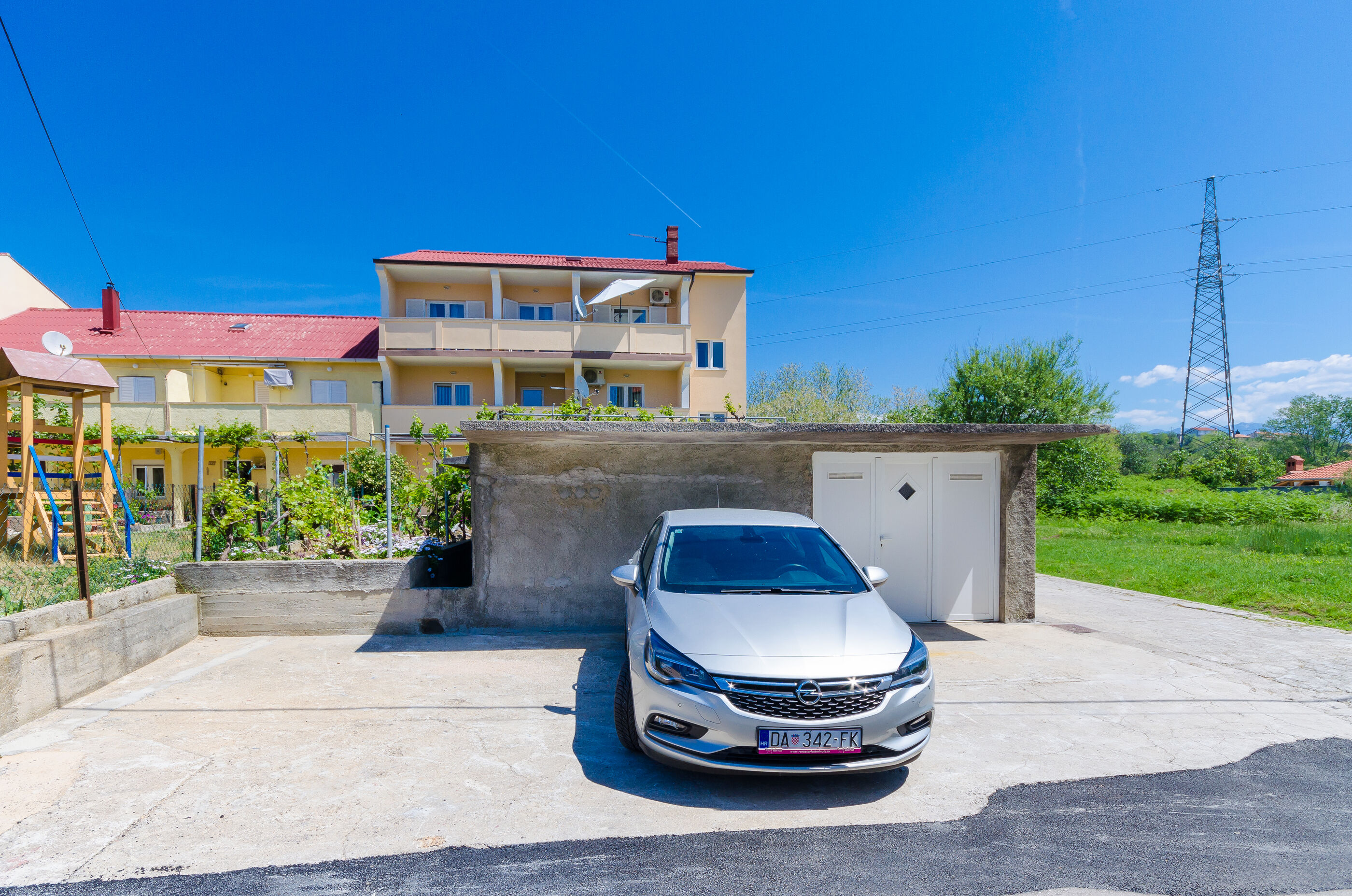 Apartments and Room Sime M 88311-A1