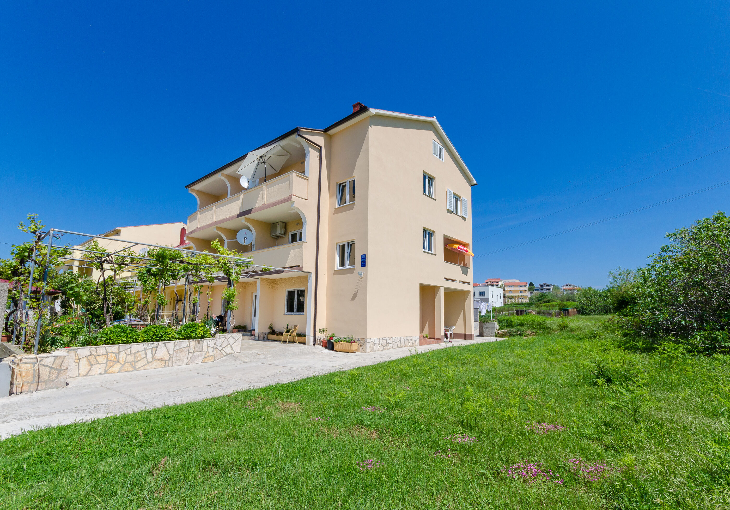 Apartments and Room Sime M 88311-A1