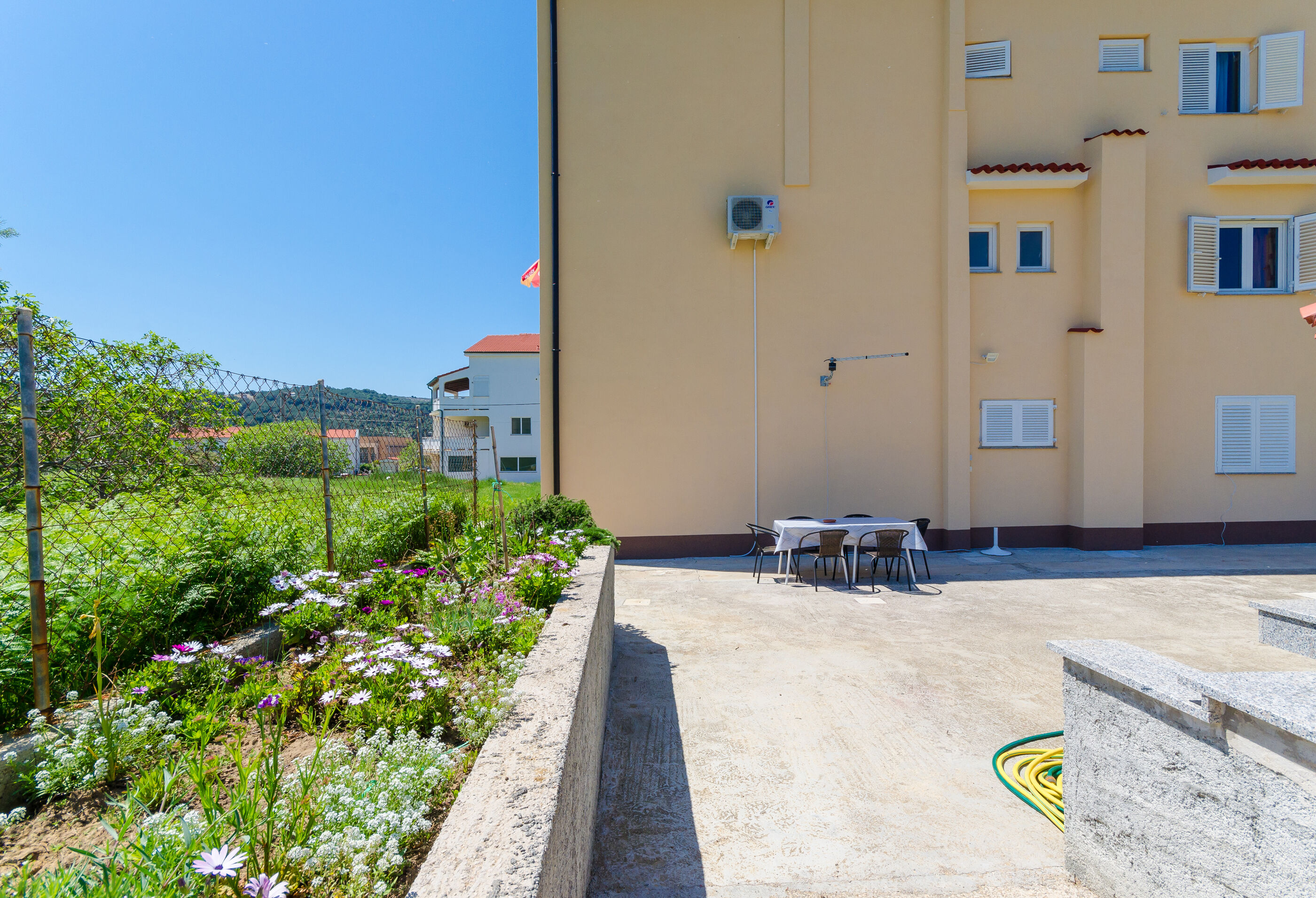 Apartments and Room Sime M 88311-A1