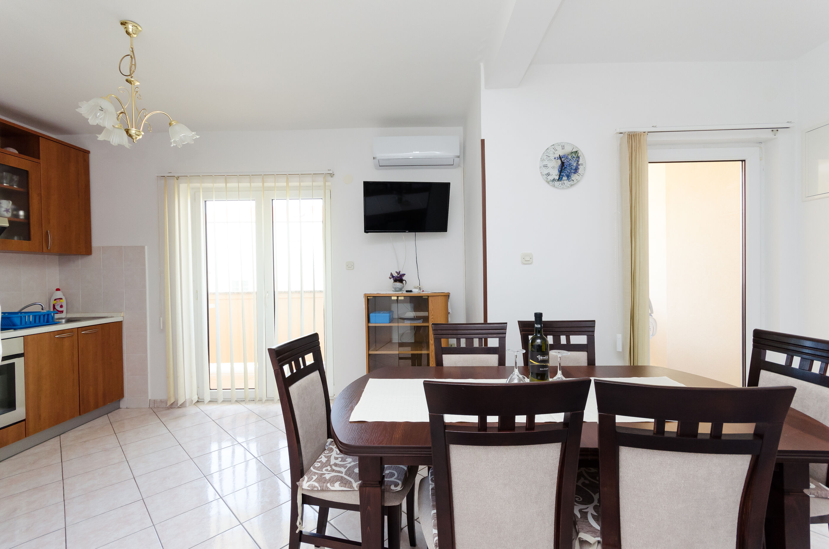 Apartments and Room Sime M 88311-A1