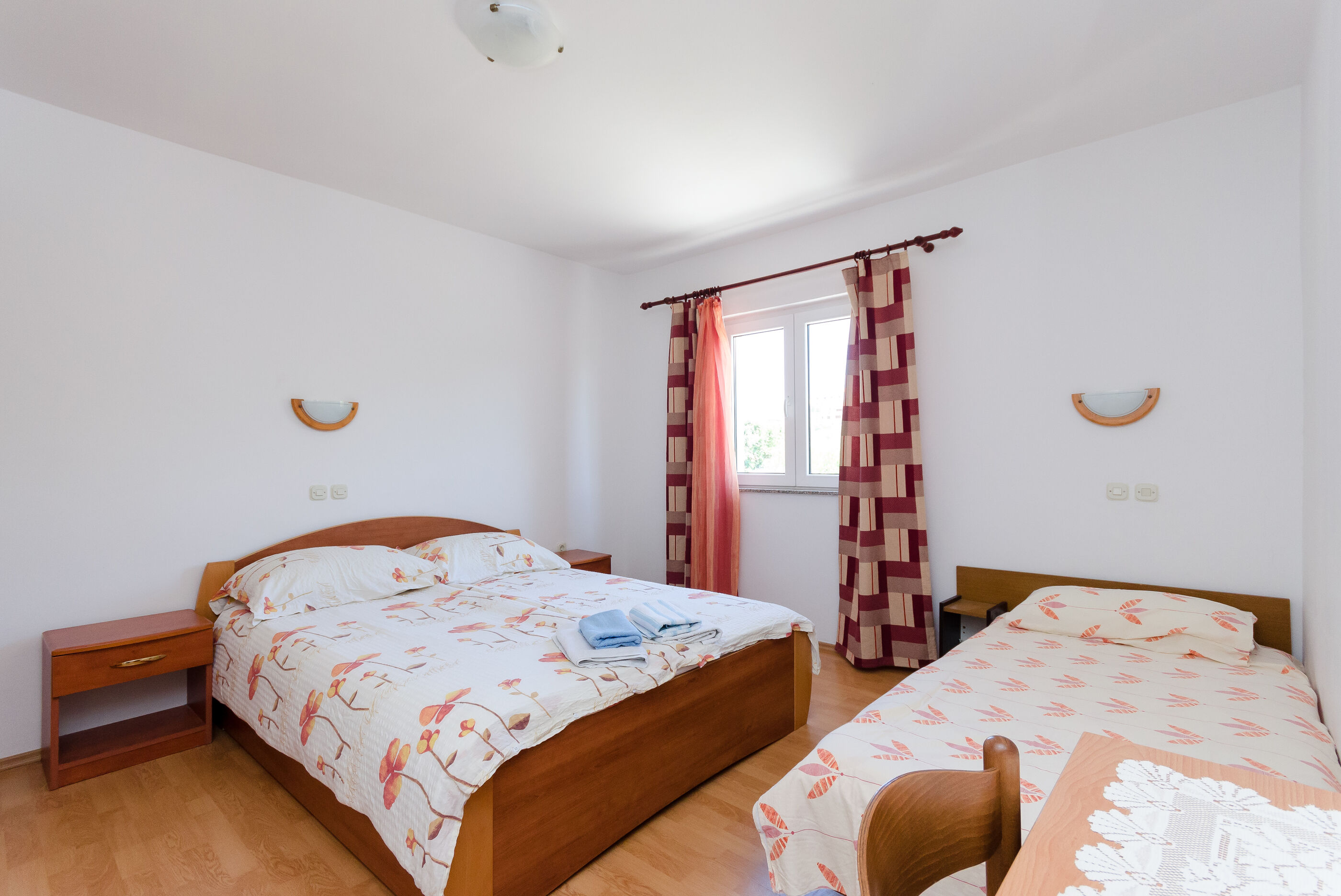 Apartments and Room Sime M 88311-A1