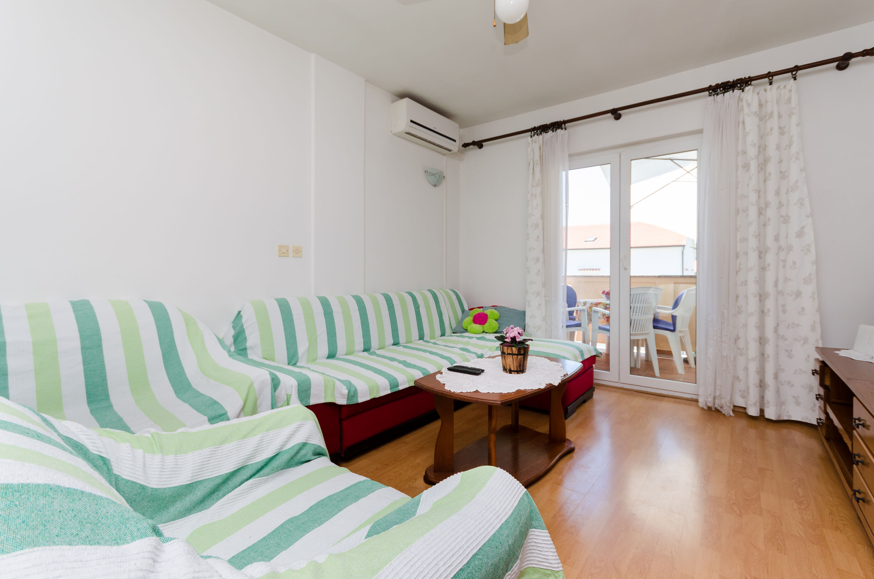 Apartments and Room Sime M 88311-A2