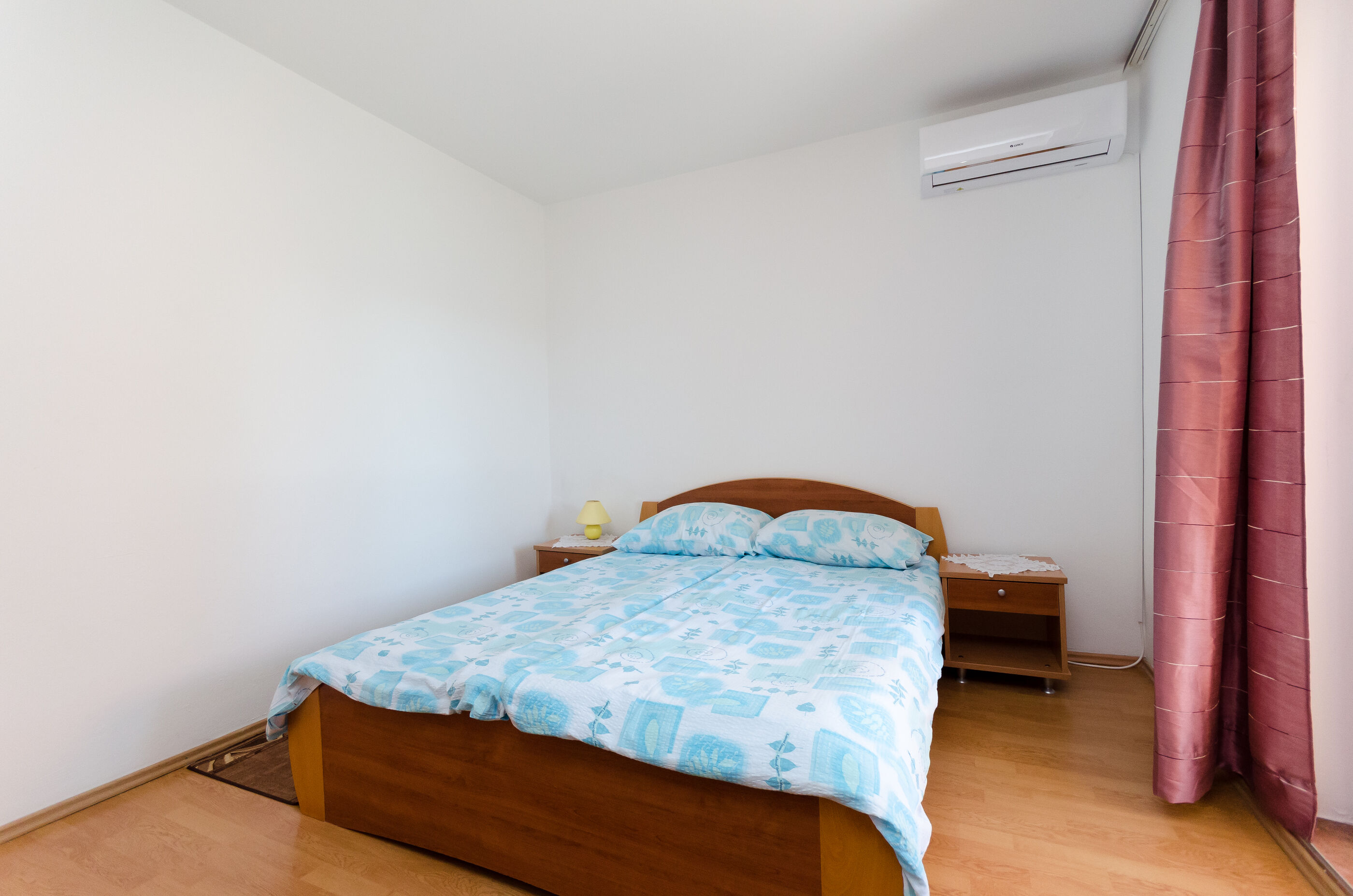 Apartments and Room Sime M 88311-S1