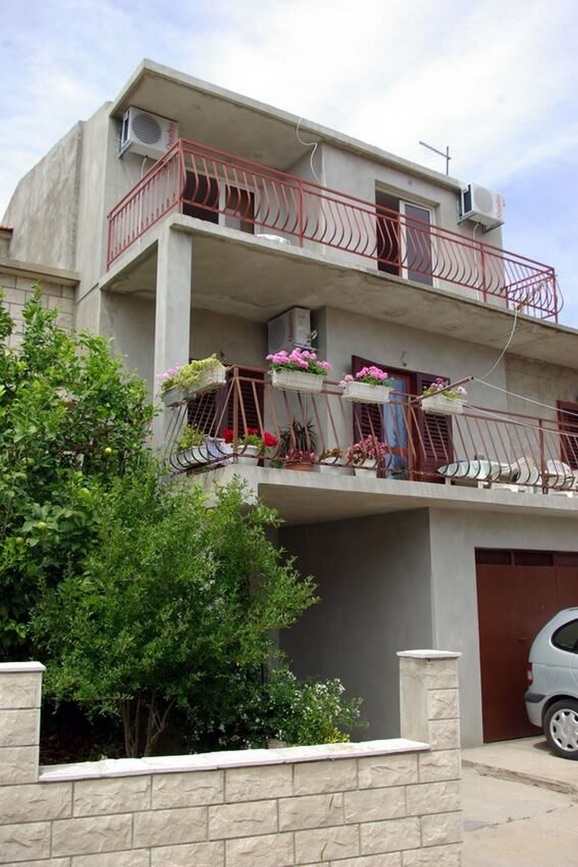 Apartments Ljiljana 70141-A1