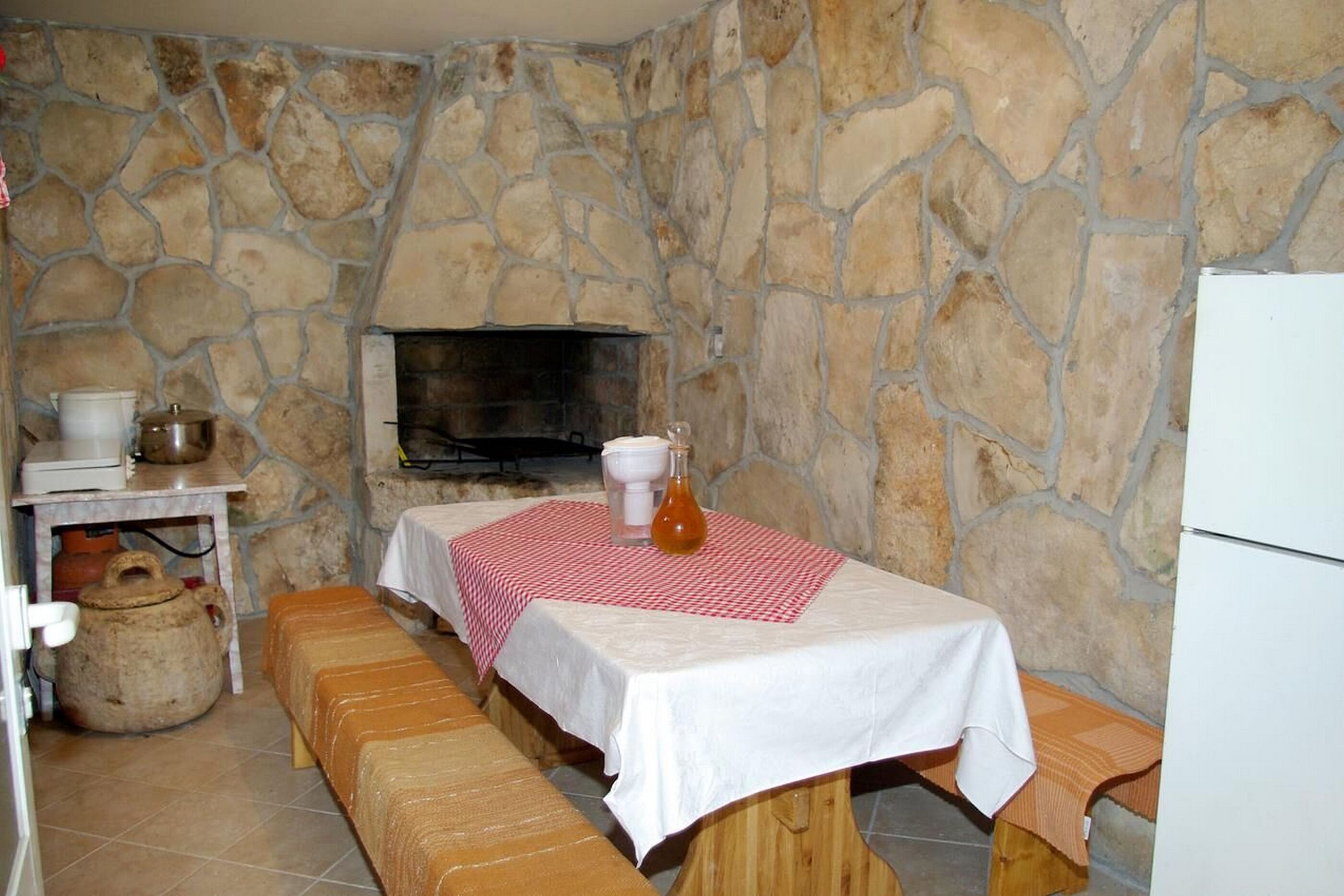 Apartments Ljiljana 70141-A1