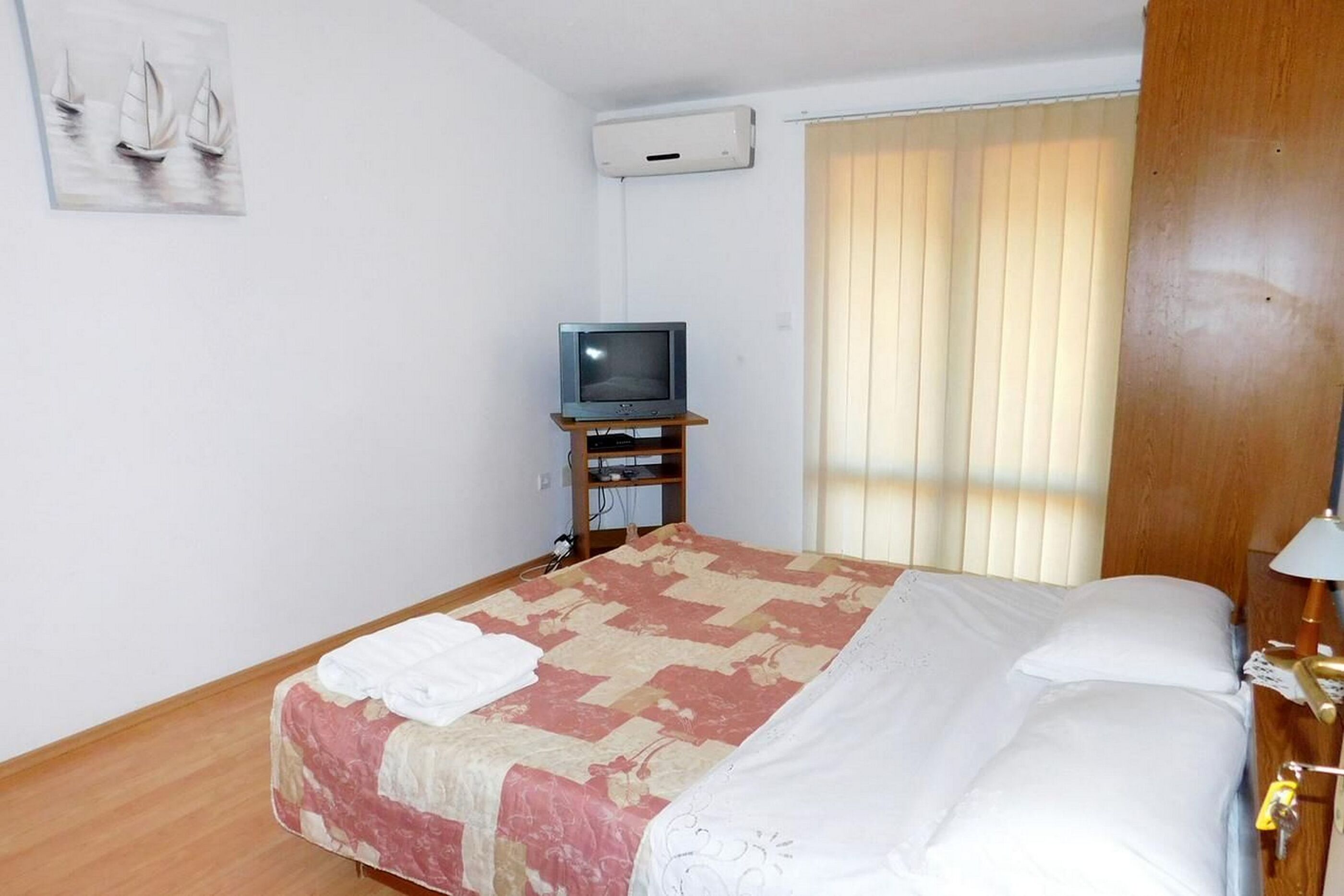 Apartments Ljiljana 70141-A1