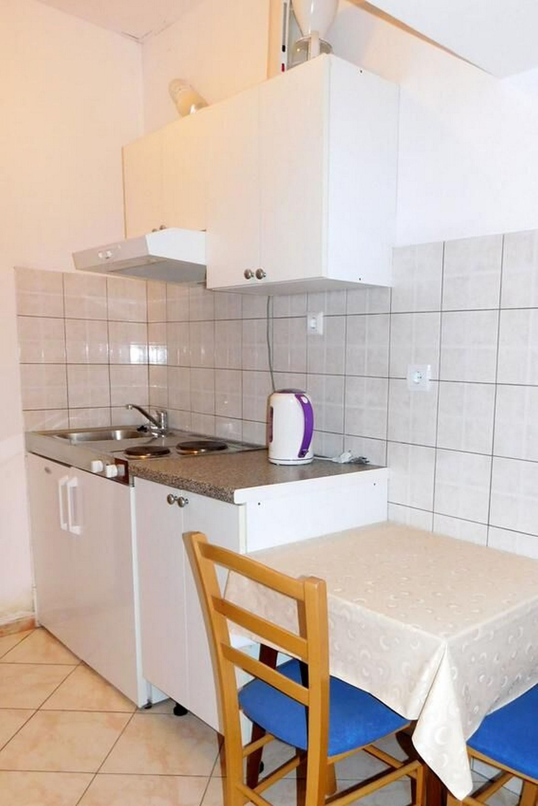 Apartments Ljiljana 70141-A1