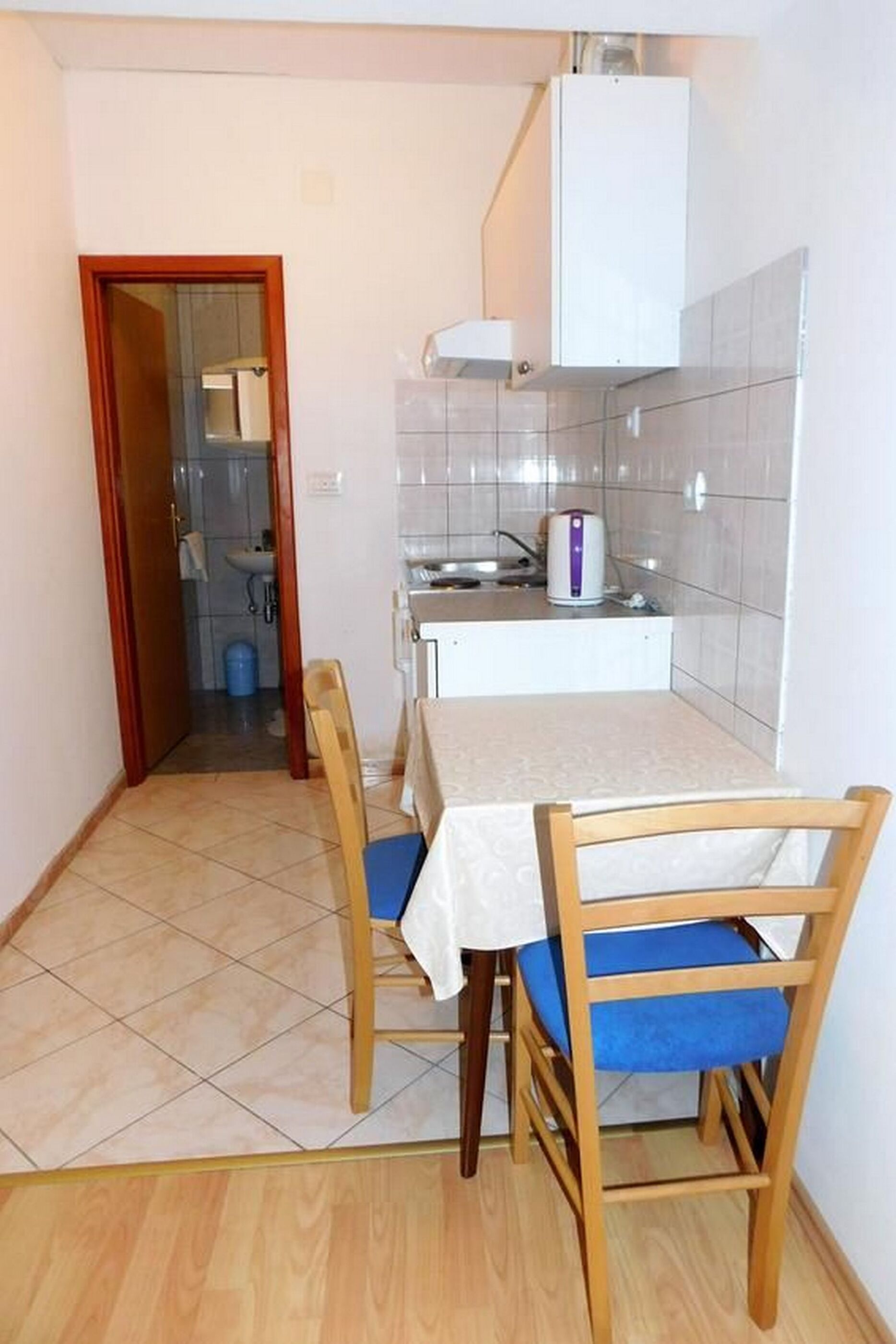 Apartments Ljiljana 70141-A1