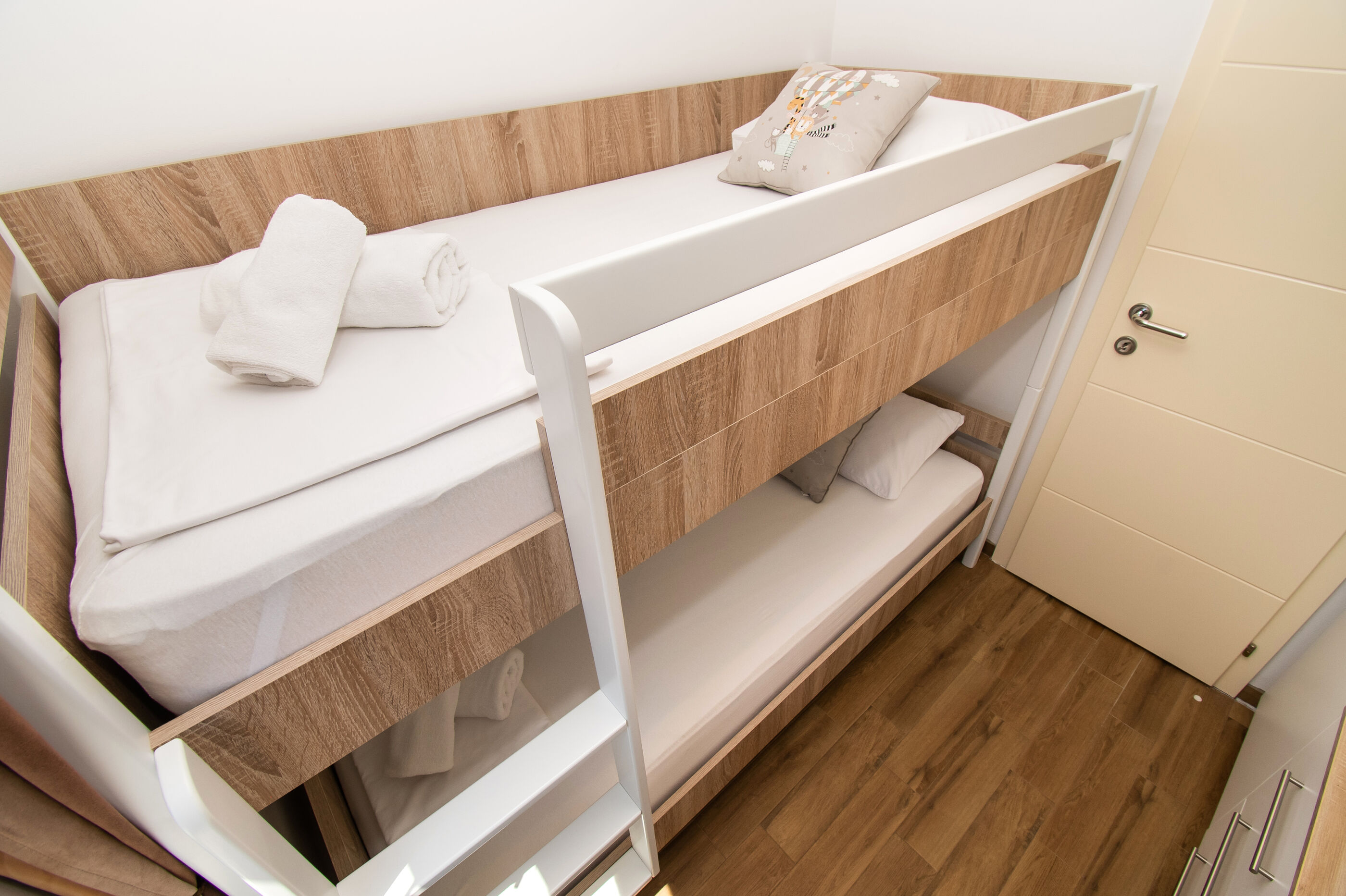 Apartments Luka i Toni 82281-A2