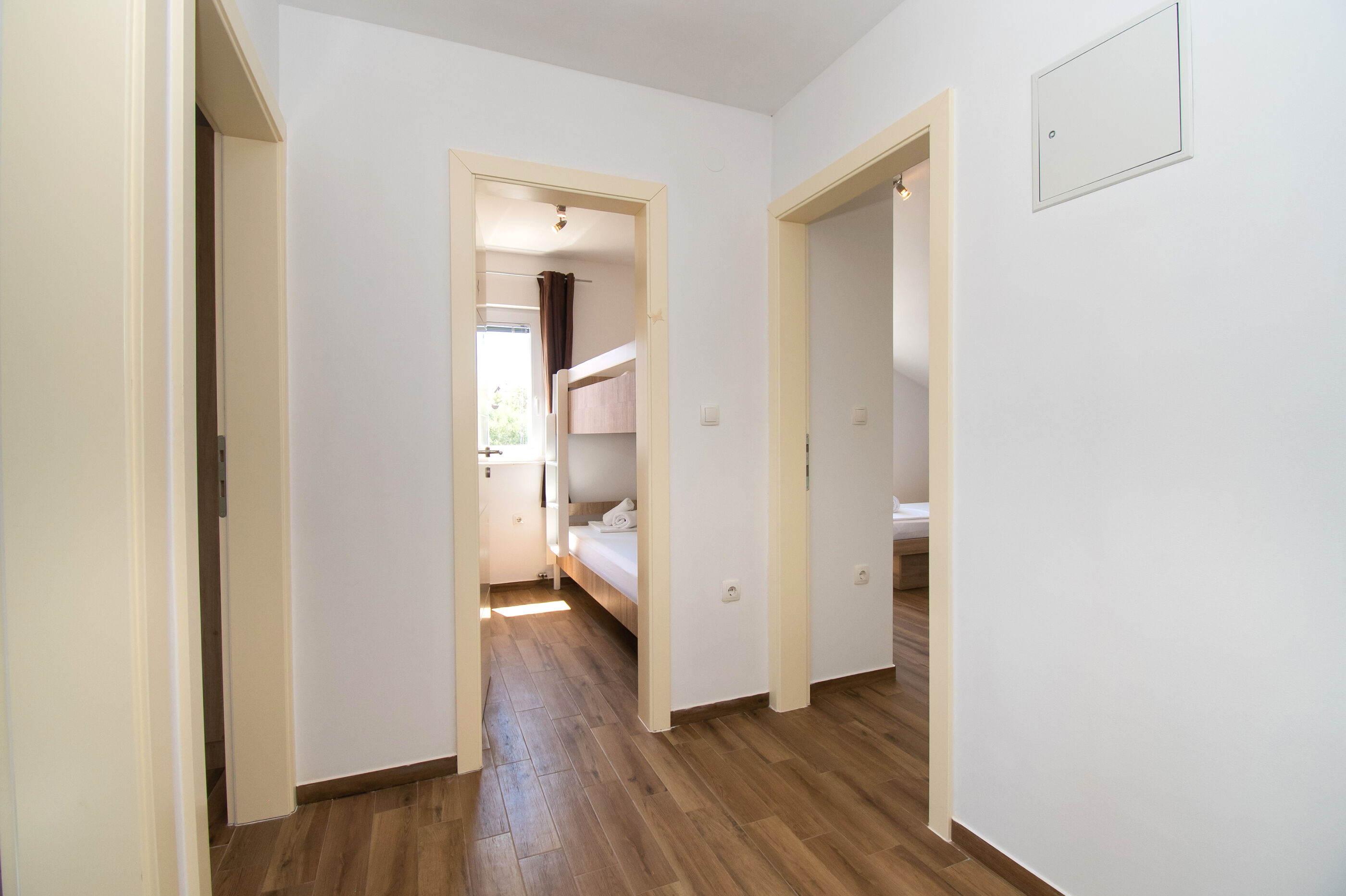 Apartments Luka i Toni 82281-A2