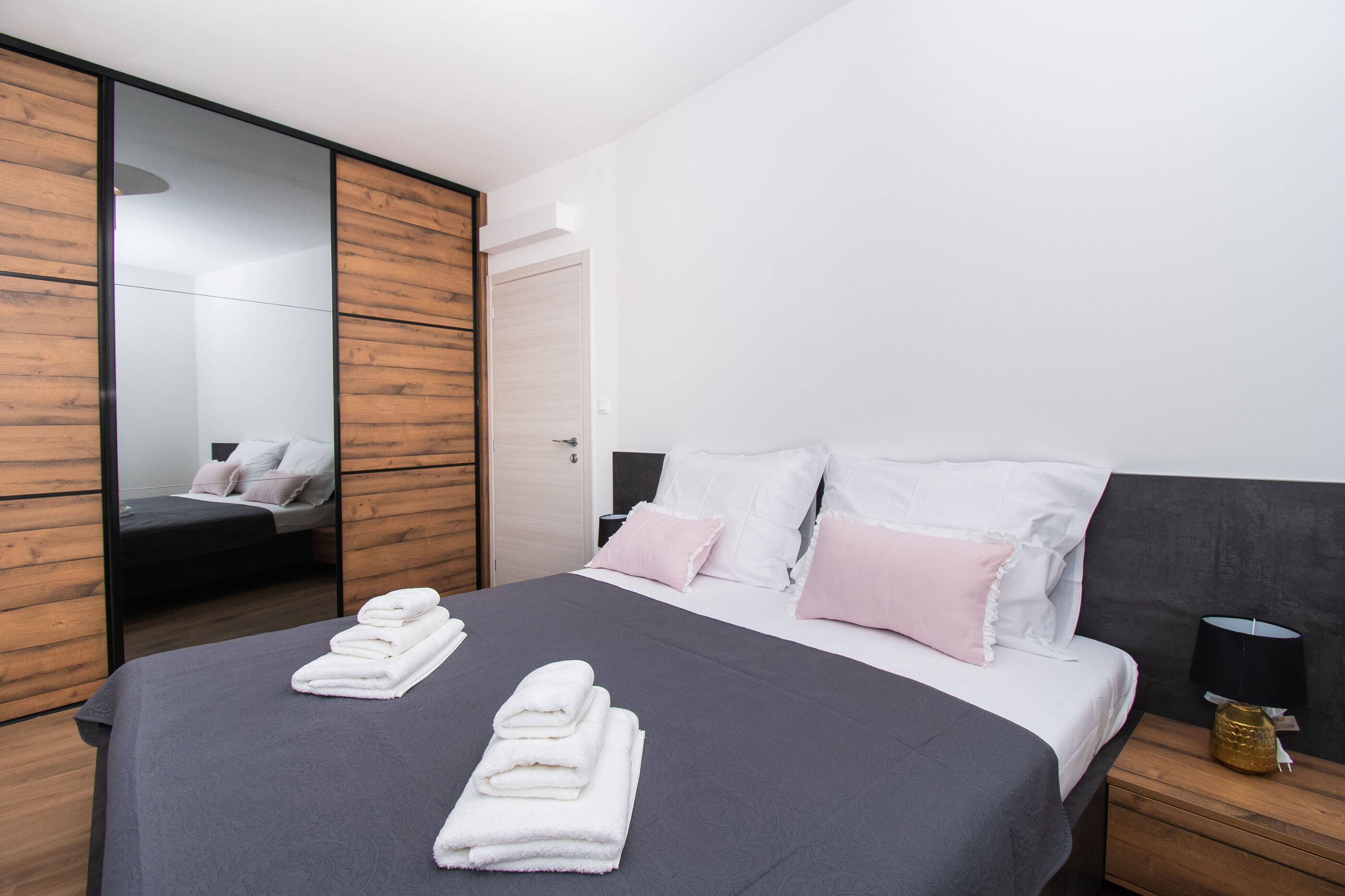 Apartments Luxury Golden Suites 89151-A3