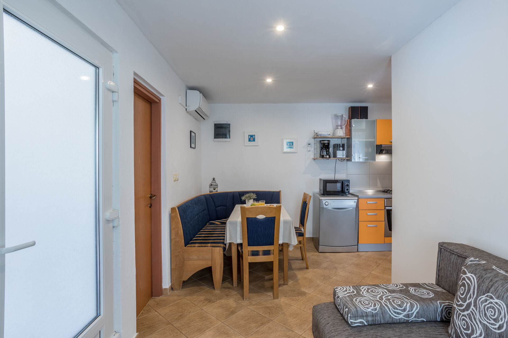 House Oliva 94016-K1