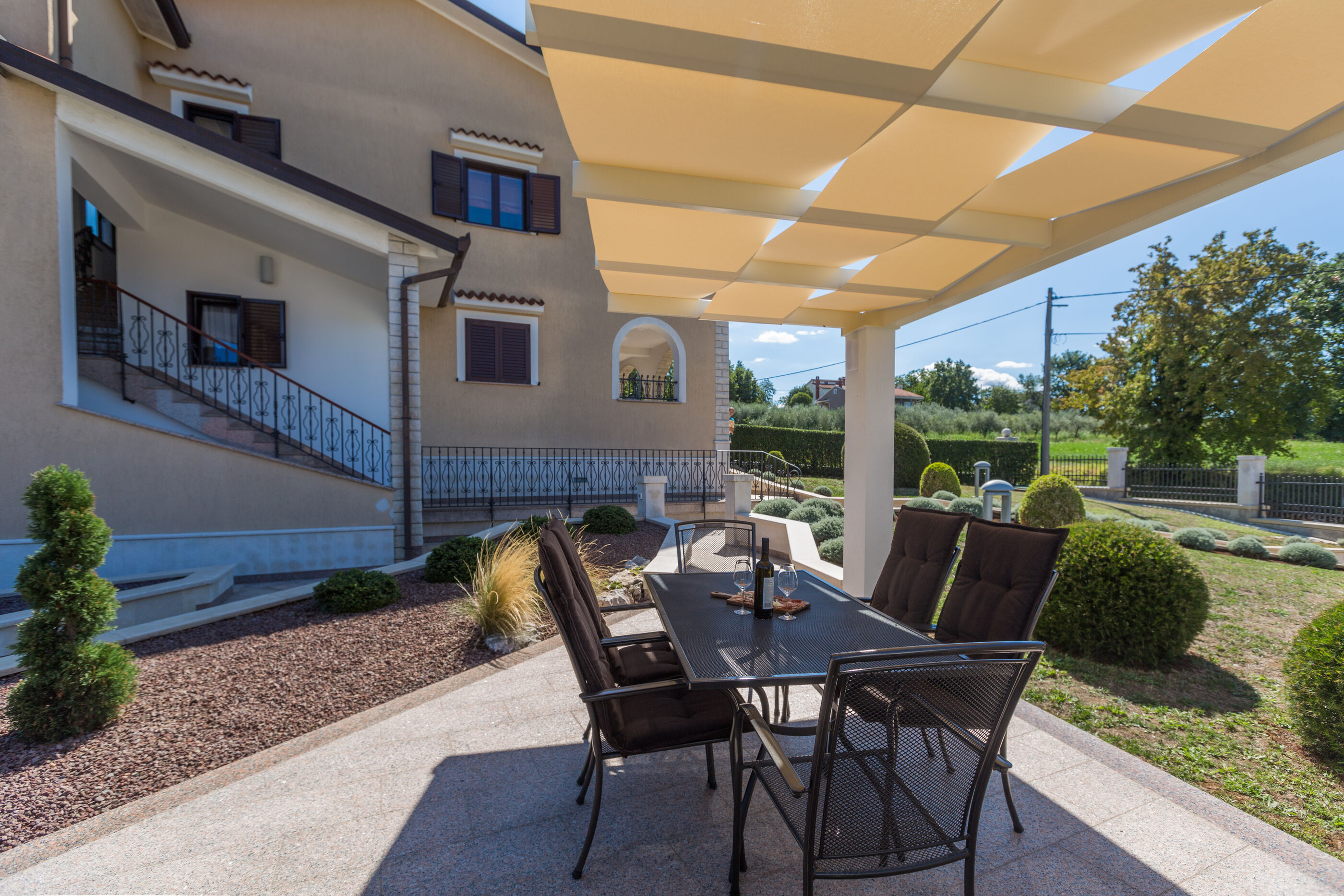 Apartment Mihael s bazenom i lijepo uređenim vrtom 83585-A1