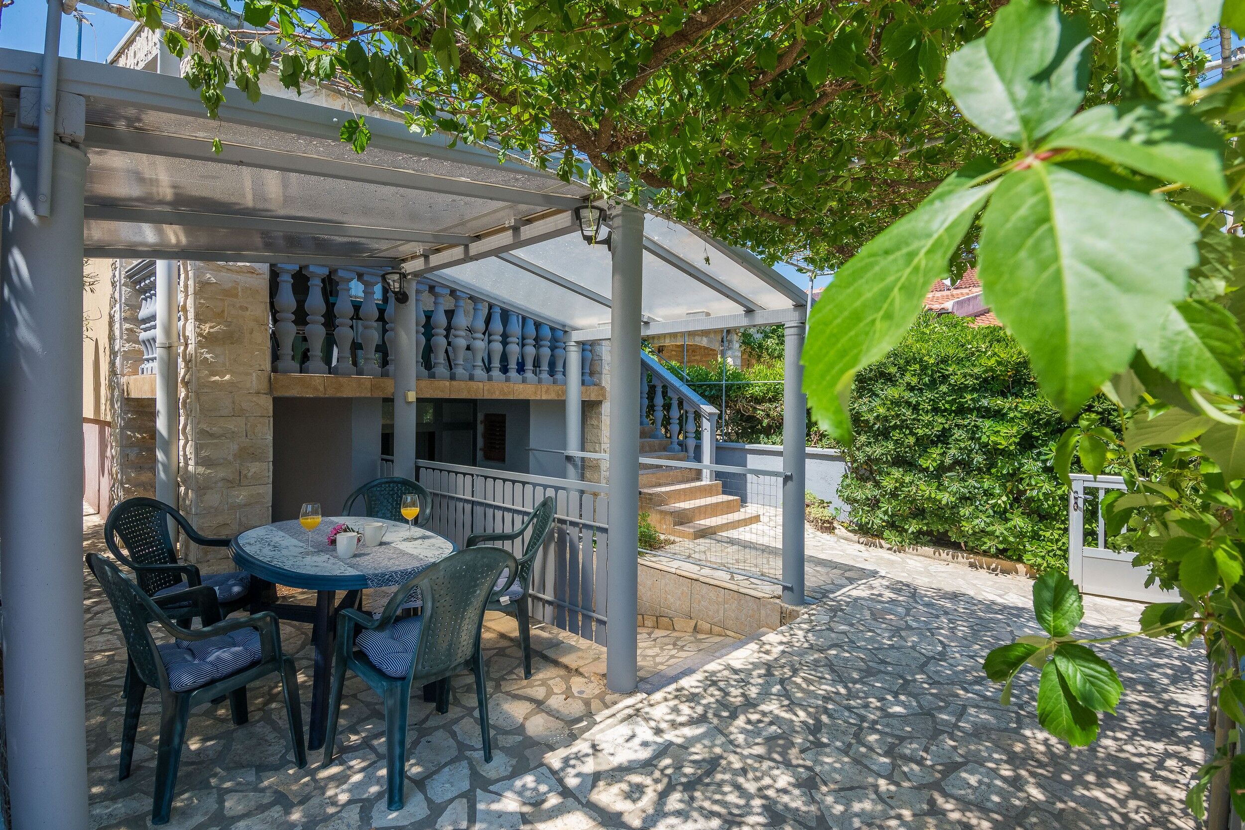 Apartments Bilic 33481-A1