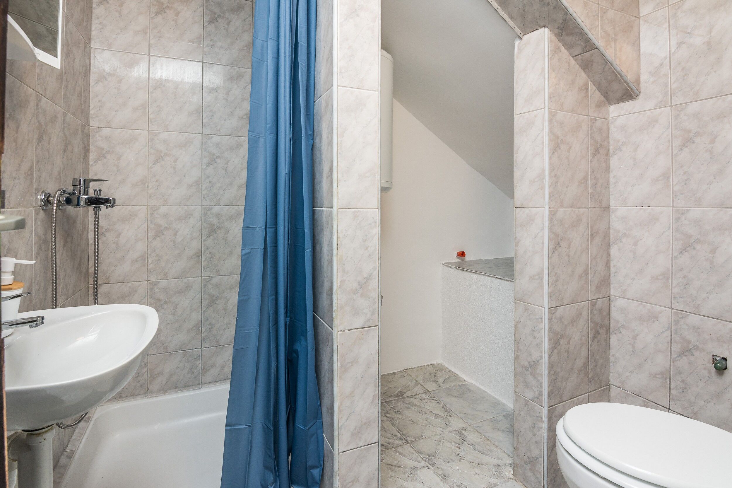Apartments Bilic 33481-A1