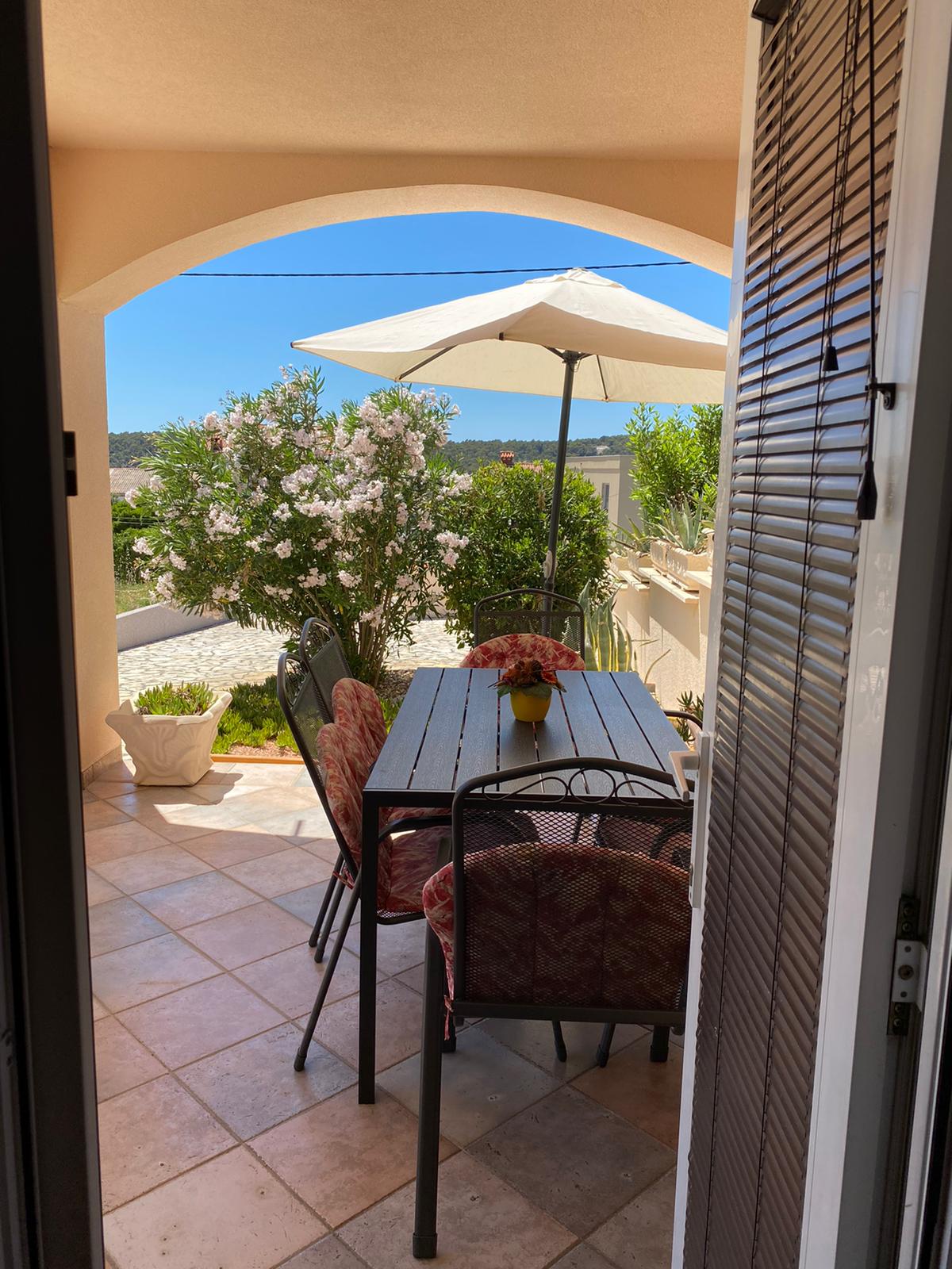 Apartments Strahija 50141-A1