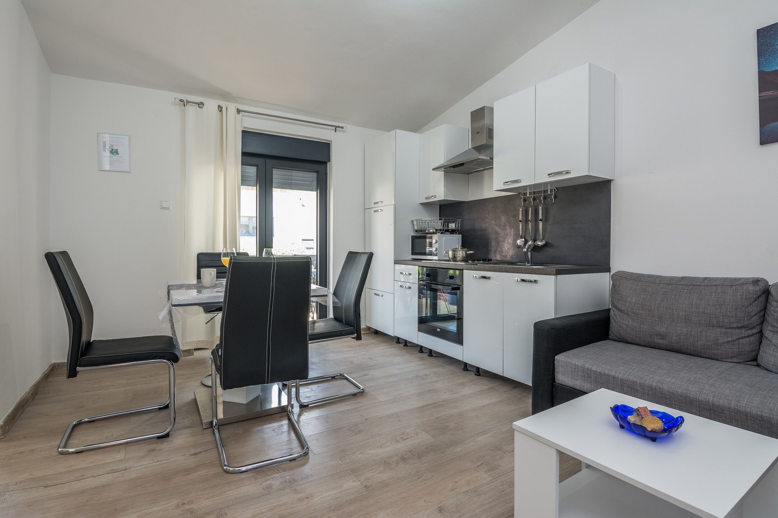 Apartments Bilic 33481-A2