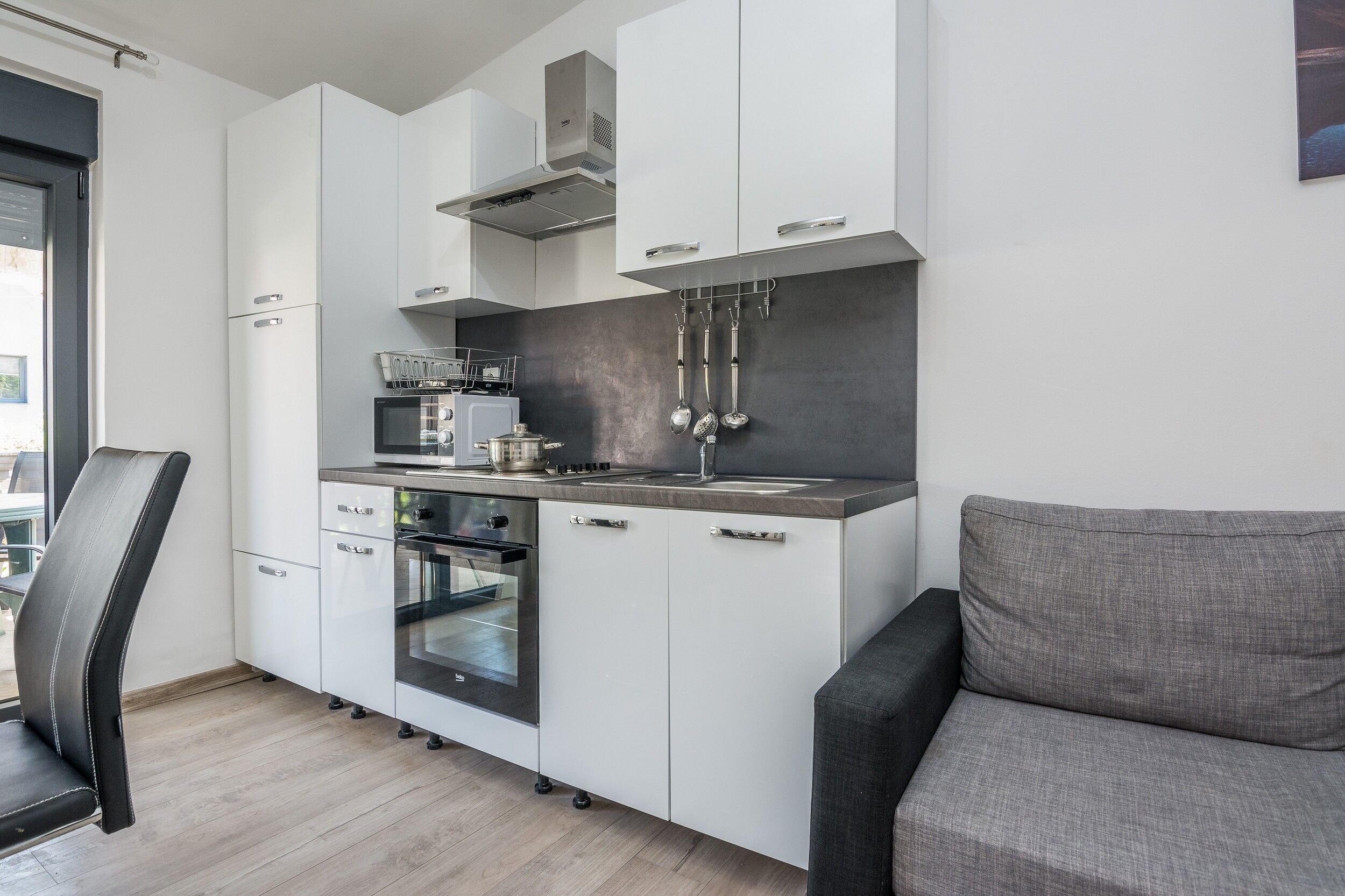 Apartments Bilic 33481-A2