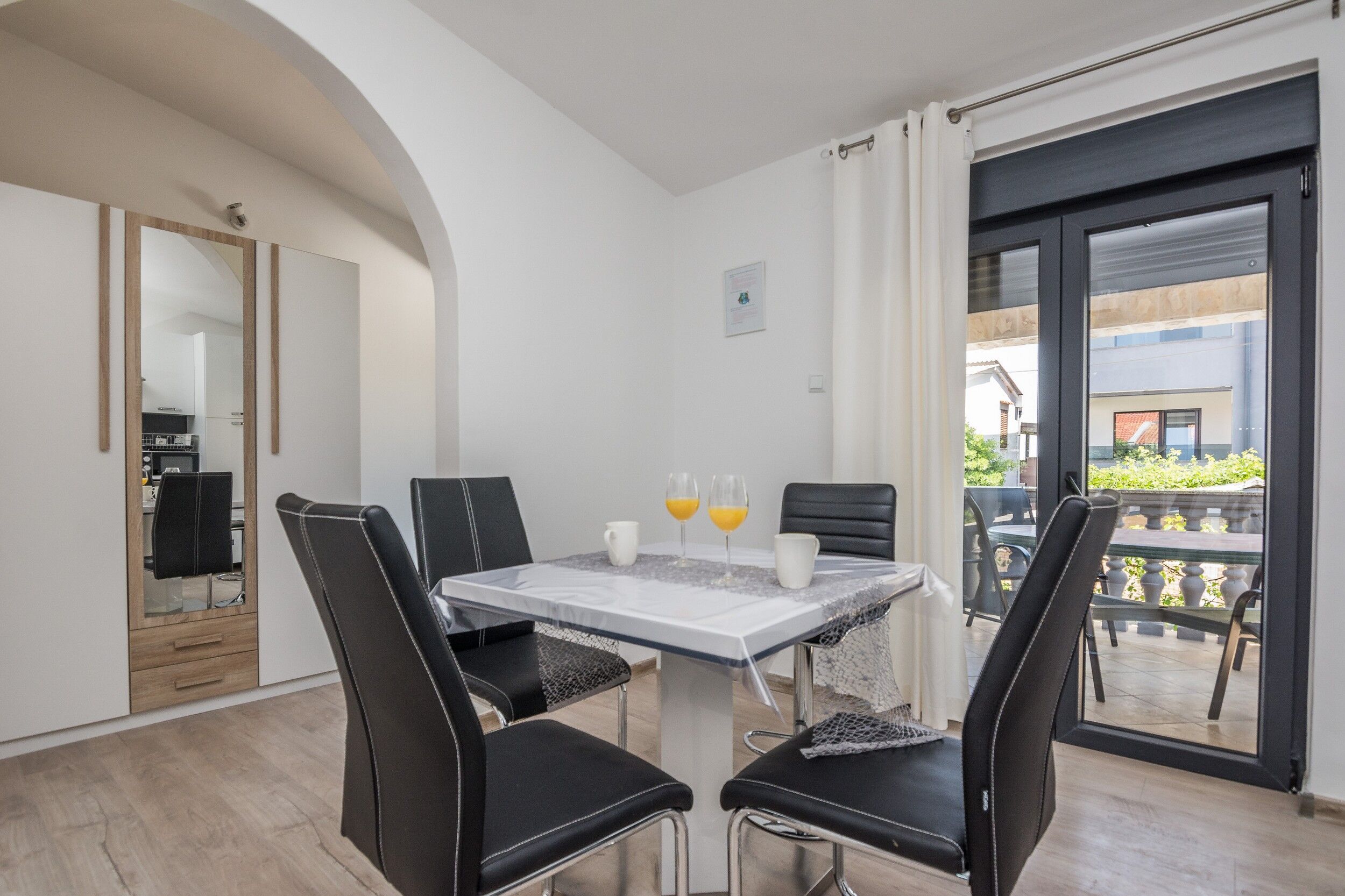 Apartments Bilic 33481-A2
