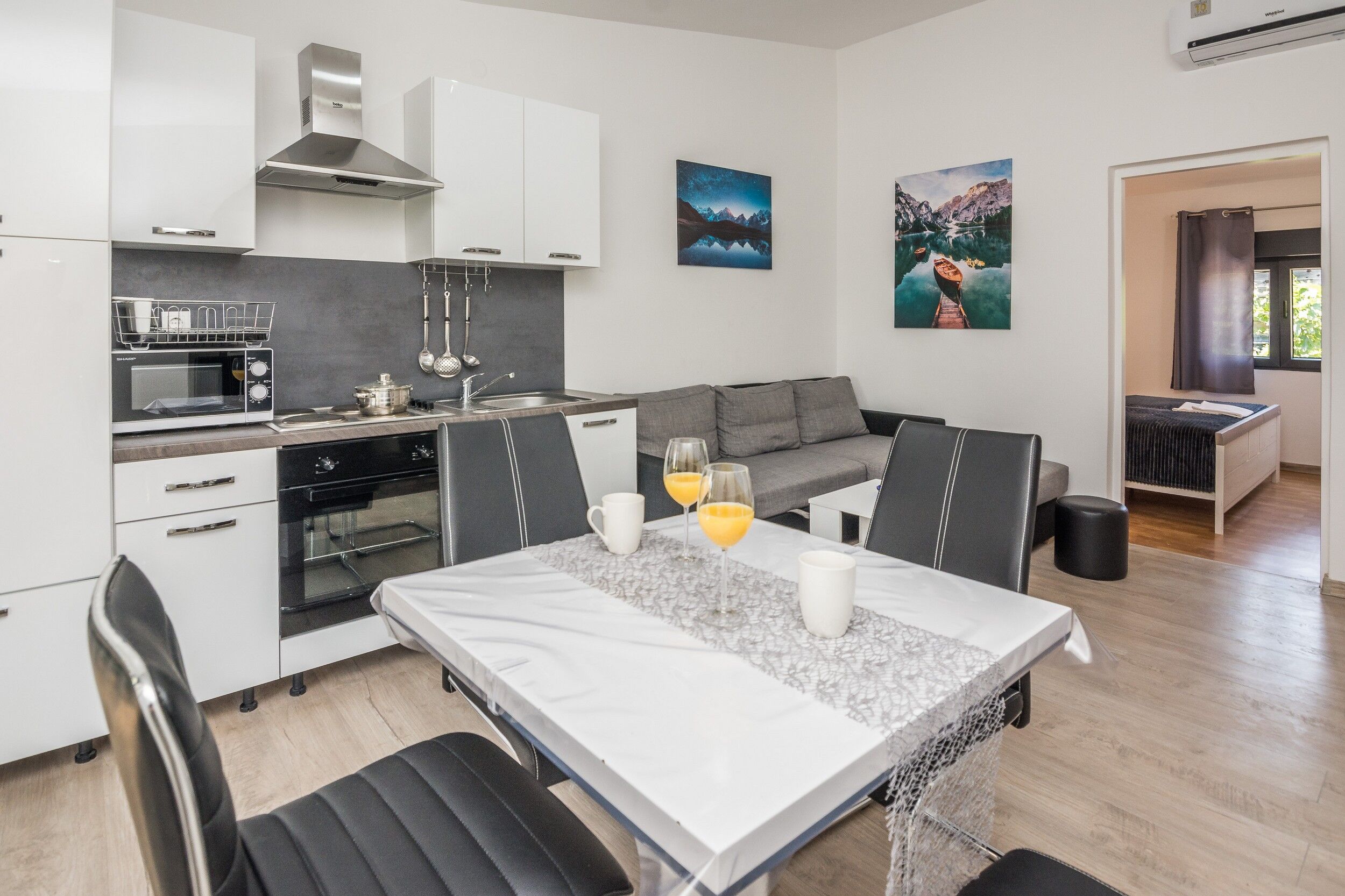 Apartments Bilic 33481-A2