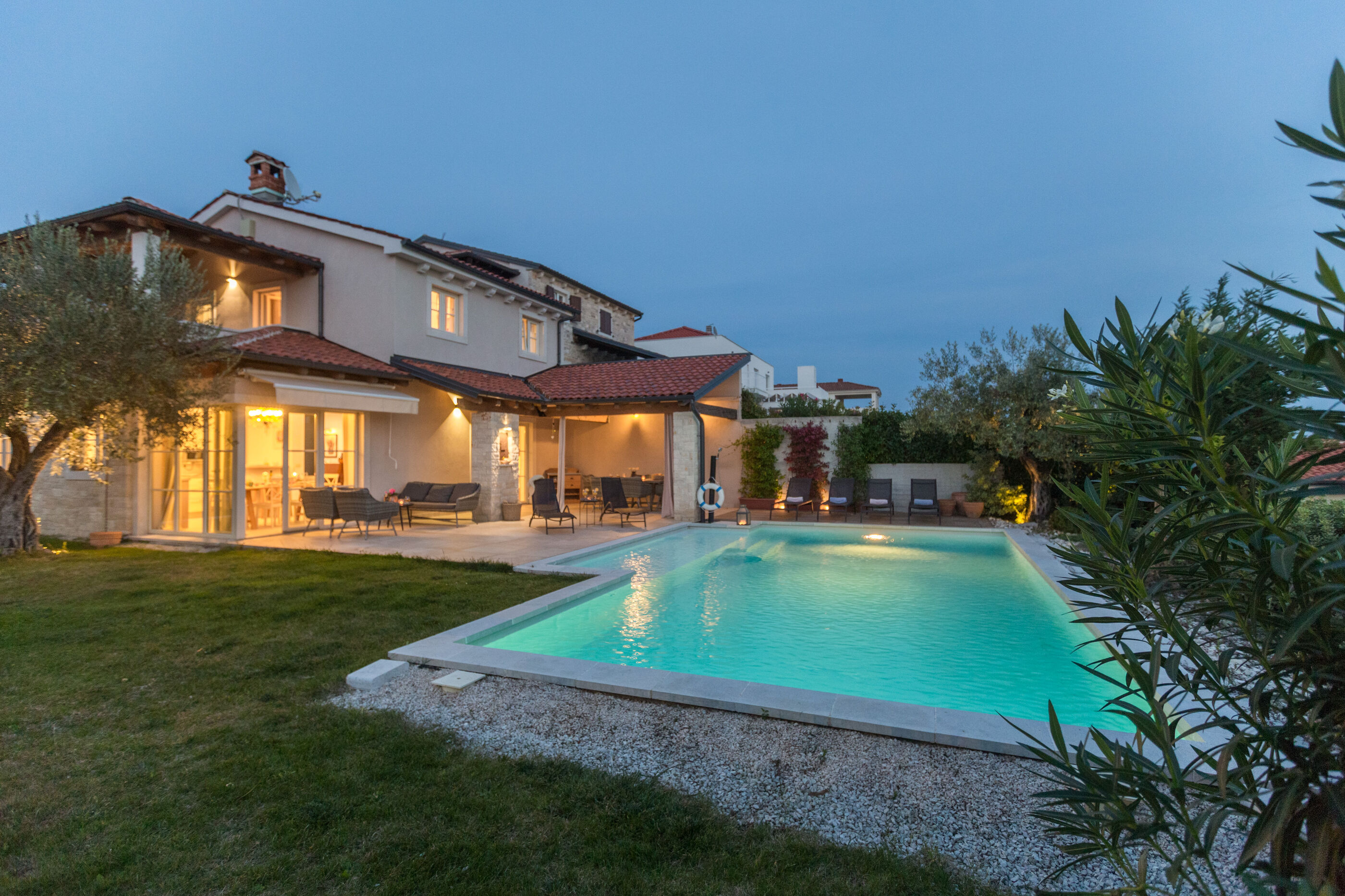 Villa Nar s bazenom i predivnim panoramskim pogledom V2261-K1