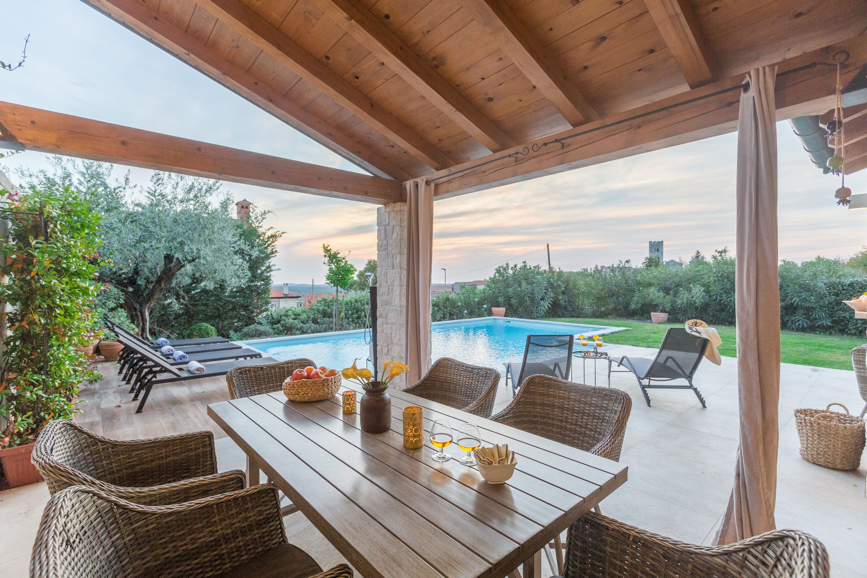 Villa Nar s bazenom i predivnim panoramskim pogledom V2261-K1