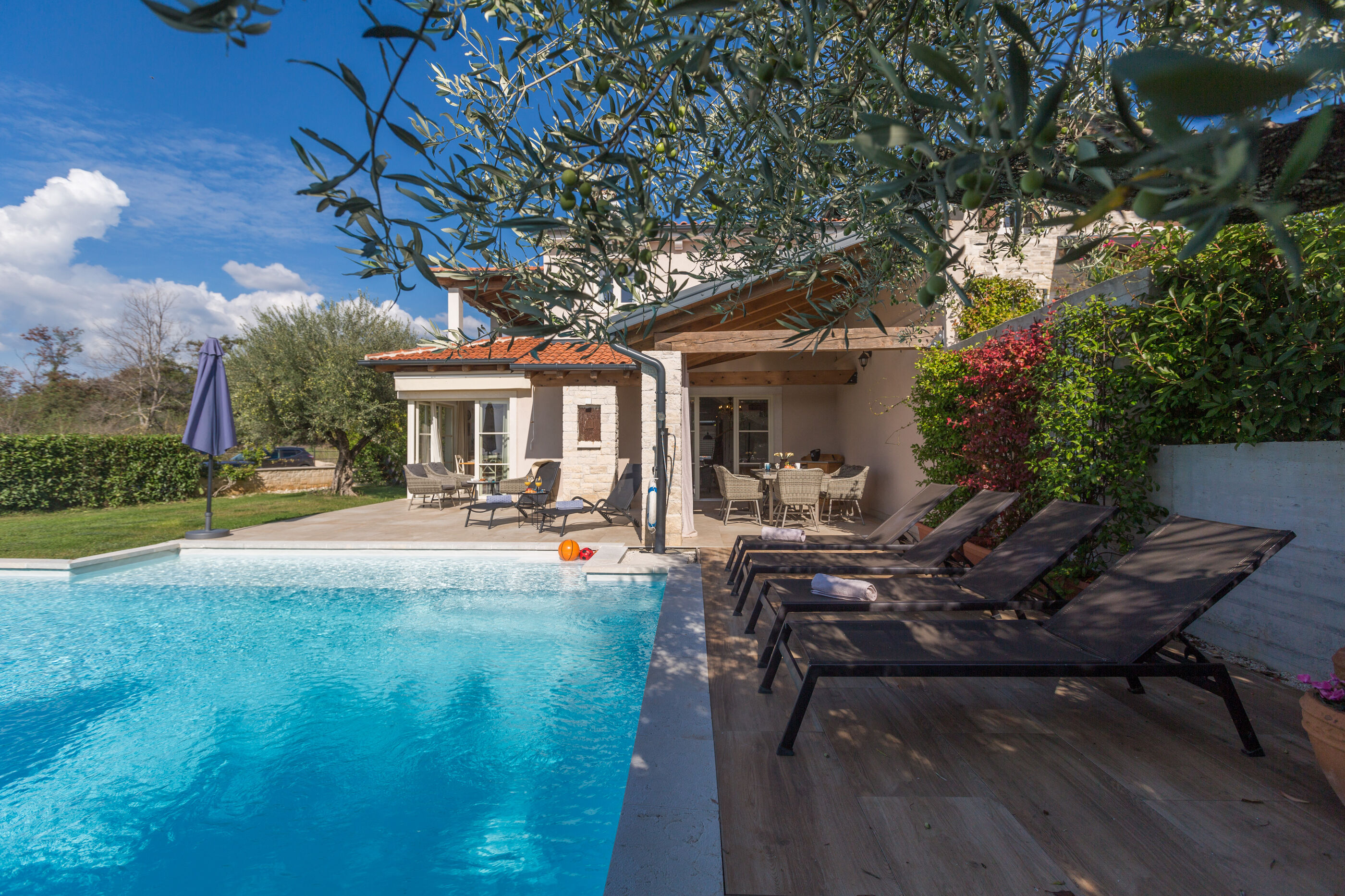 Villa Nar s bazenom i predivnim panoramskim pogledom V2261-K1