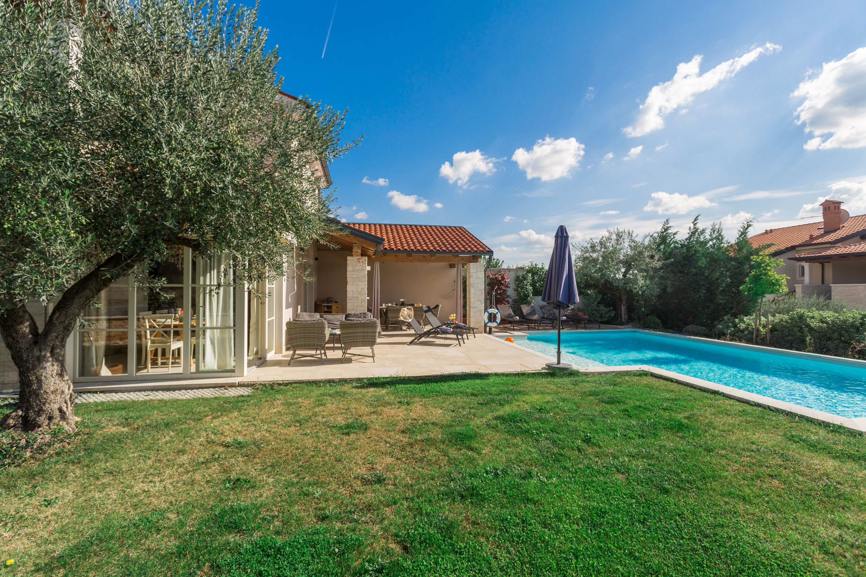 Villa Nar s bazenom i predivnim panoramskim pogledom V2261-K1