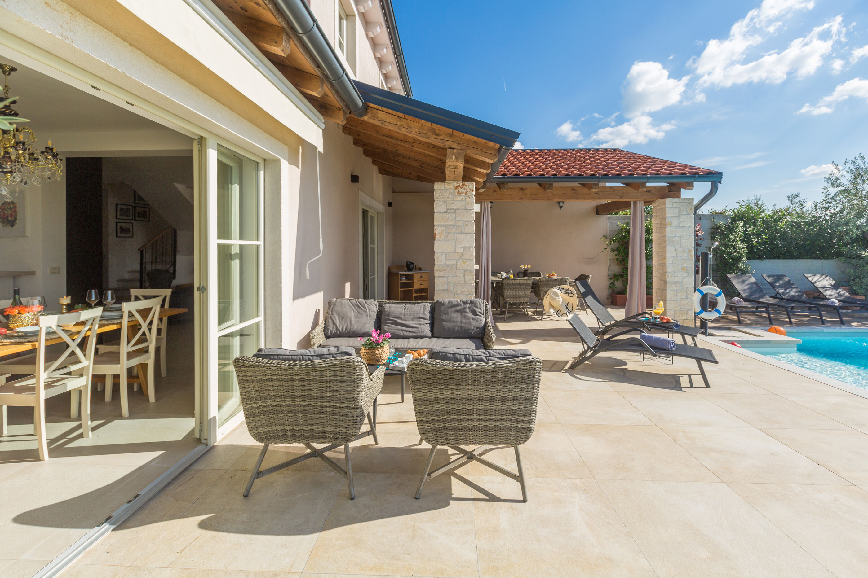 Villa Nar s bazenom i predivnim panoramskim pogledom V2261-K1