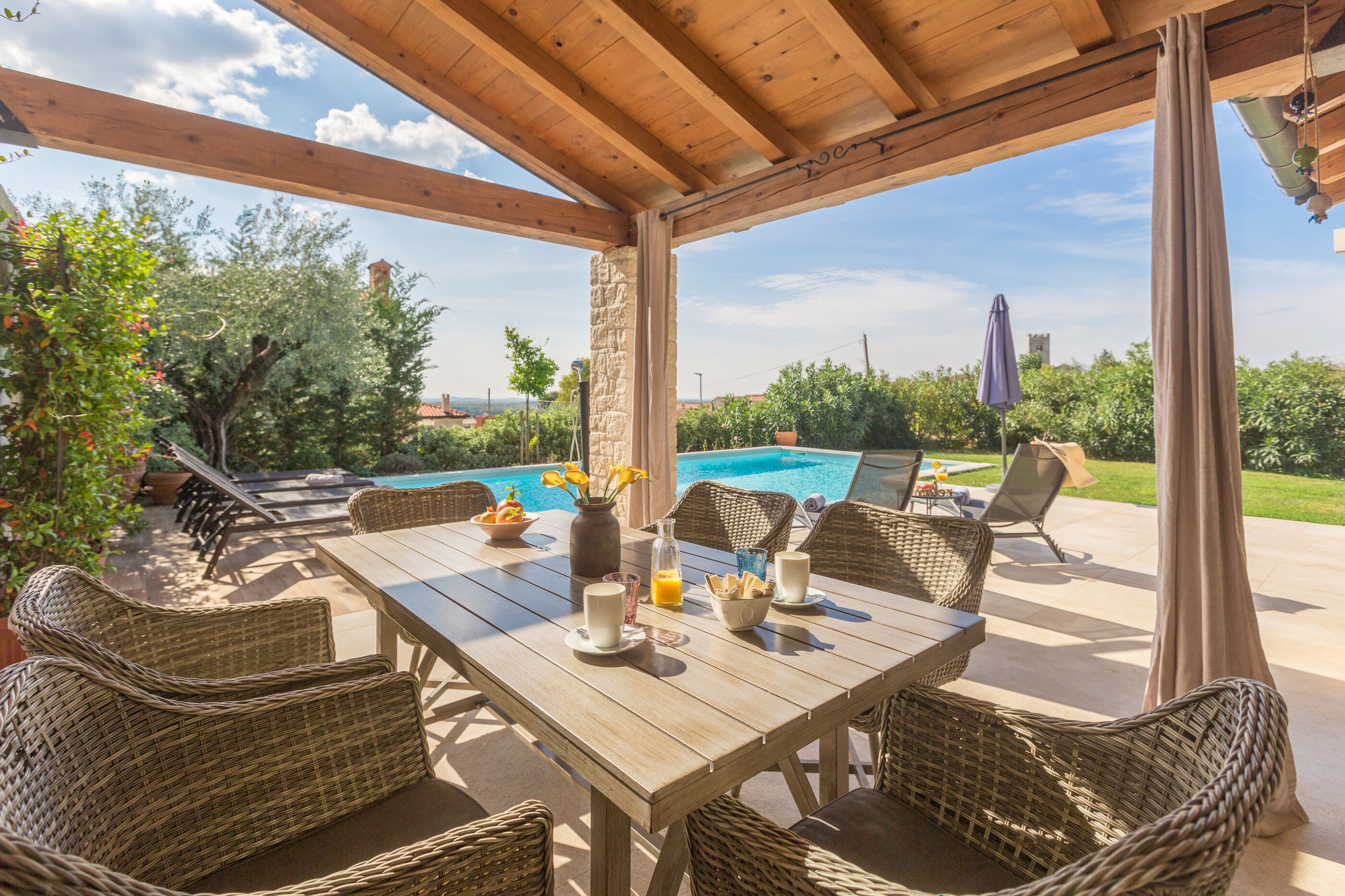 Villa Nar s bazenom i predivnim panoramskim pogledom V2261-K1