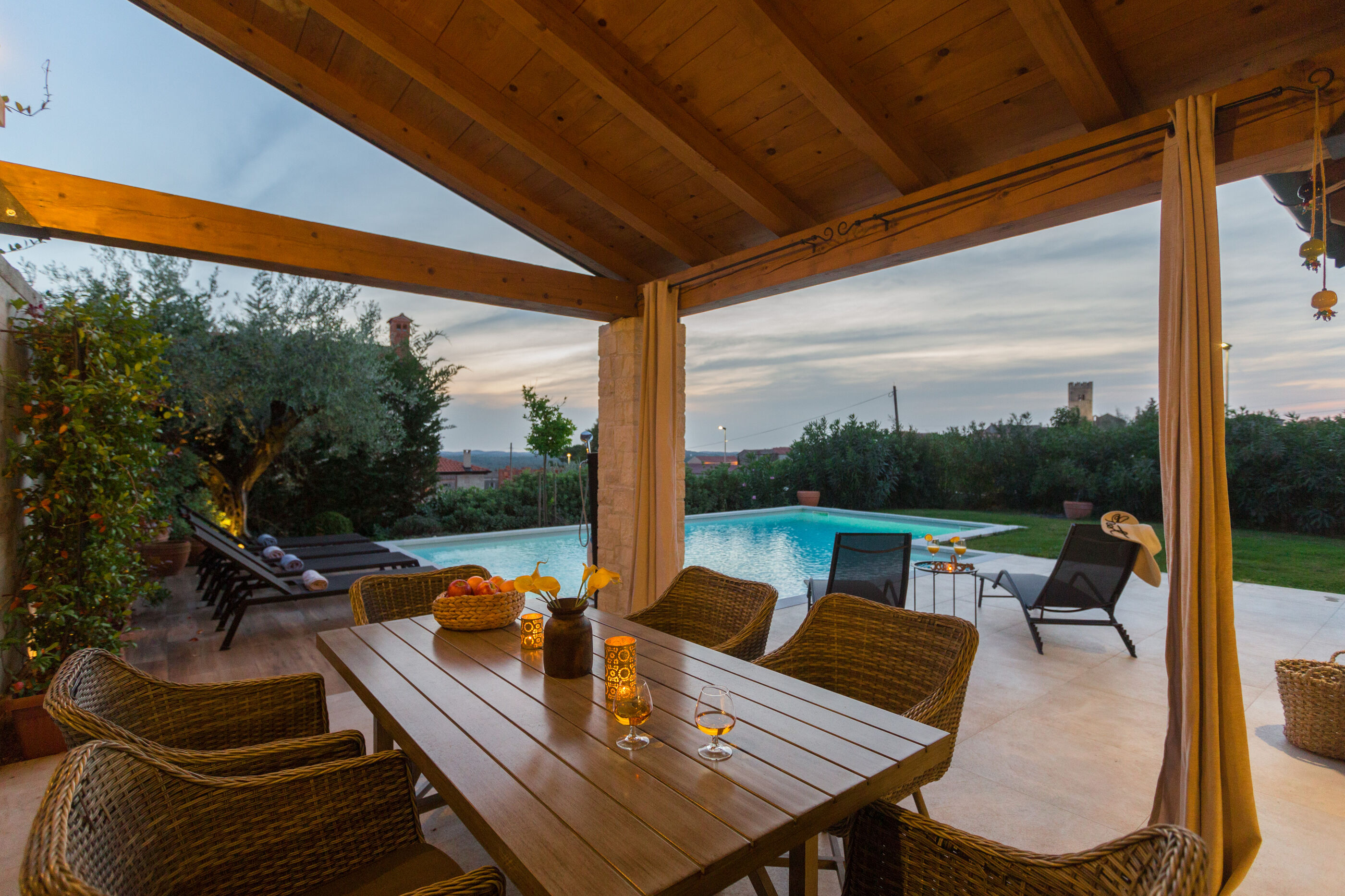 Villa Nar s bazenom i predivnim panoramskim pogledom V2261-K1