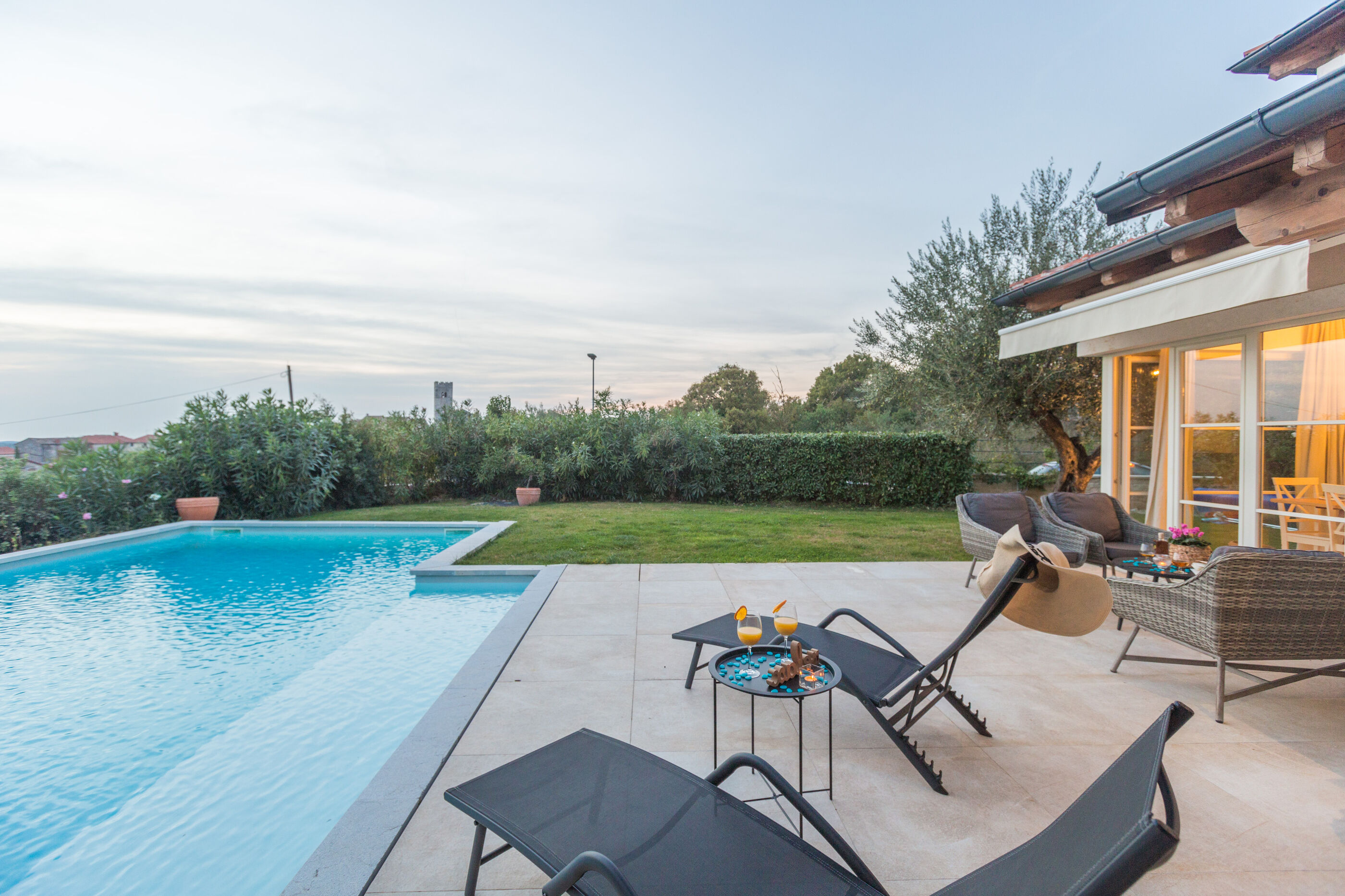 Villa Nar s bazenom i predivnim panoramskim pogledom V2261-K1