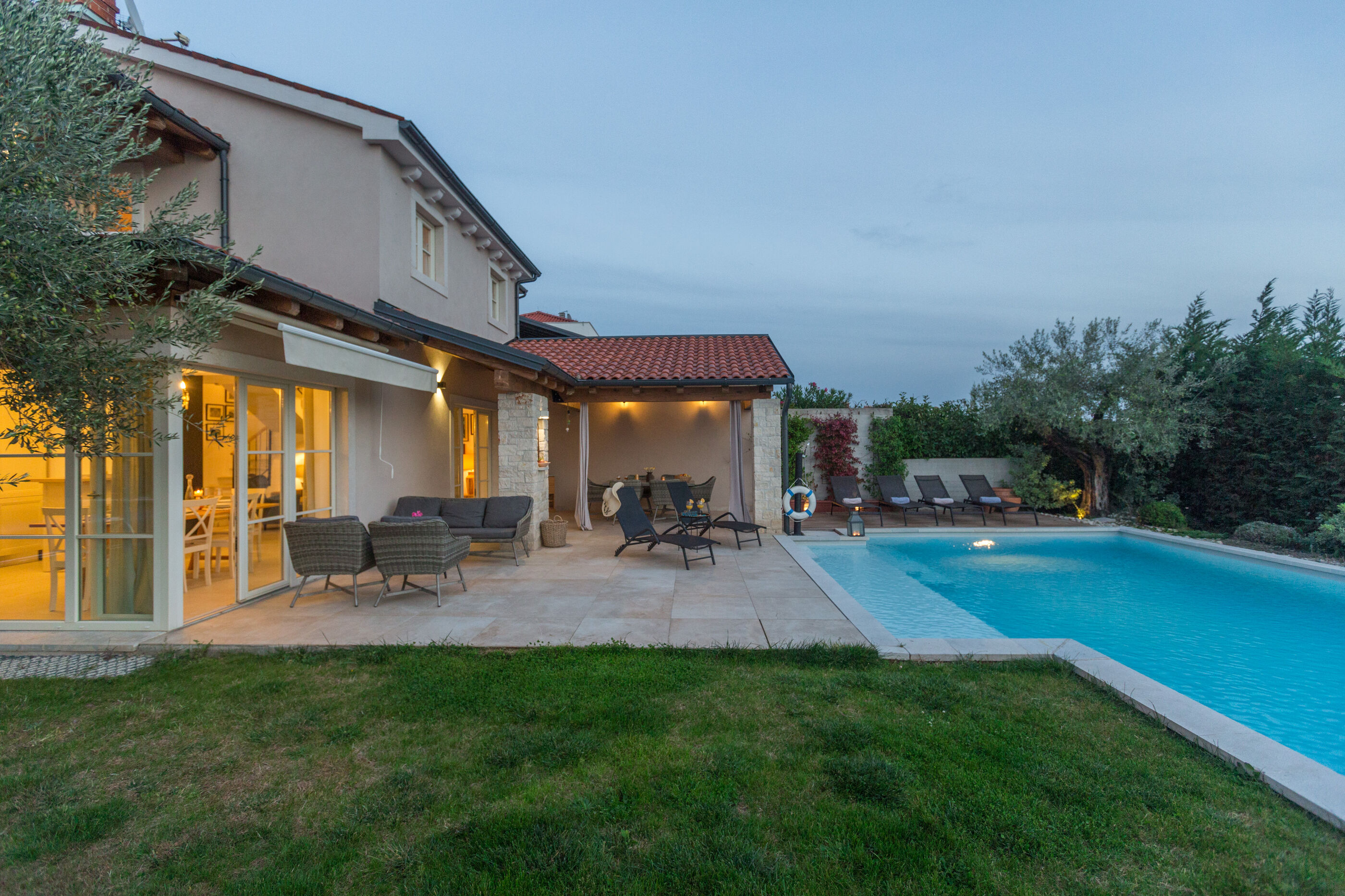 Villa Nar s bazenom i predivnim panoramskim pogledom V2261-K1