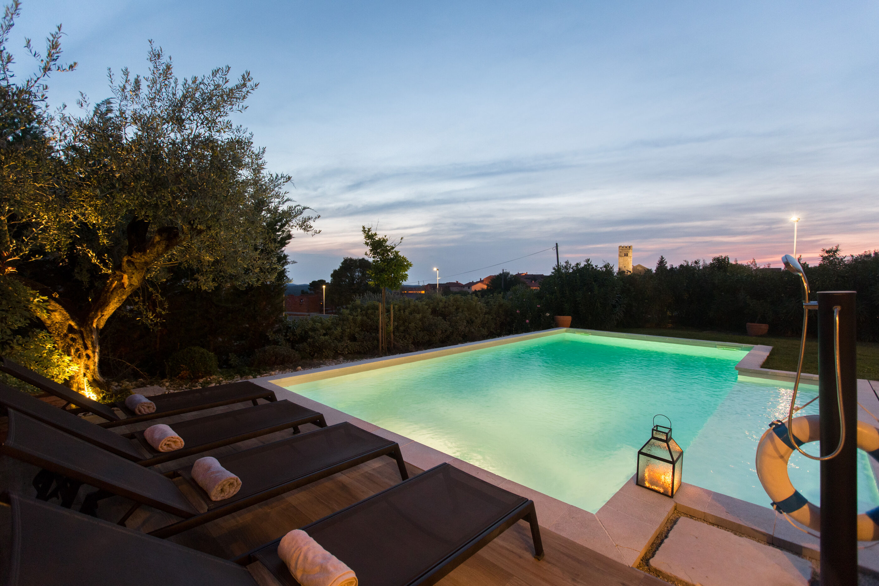 Villa Nar s bazenom i predivnim panoramskim pogledom V2261-K1