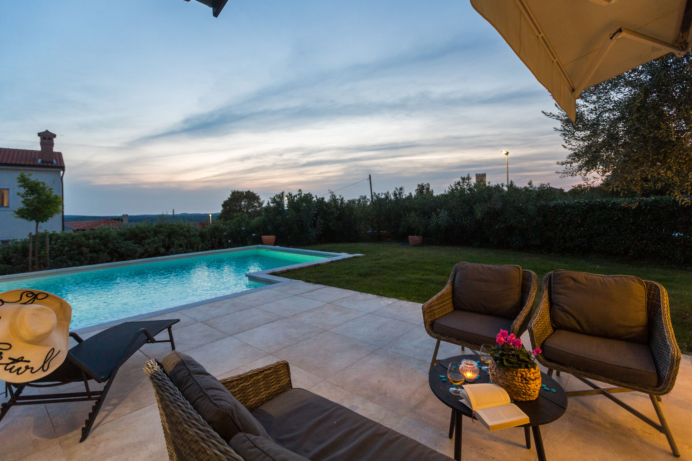 Villa Nar s bazenom i predivnim panoramskim pogledom V2261-K1