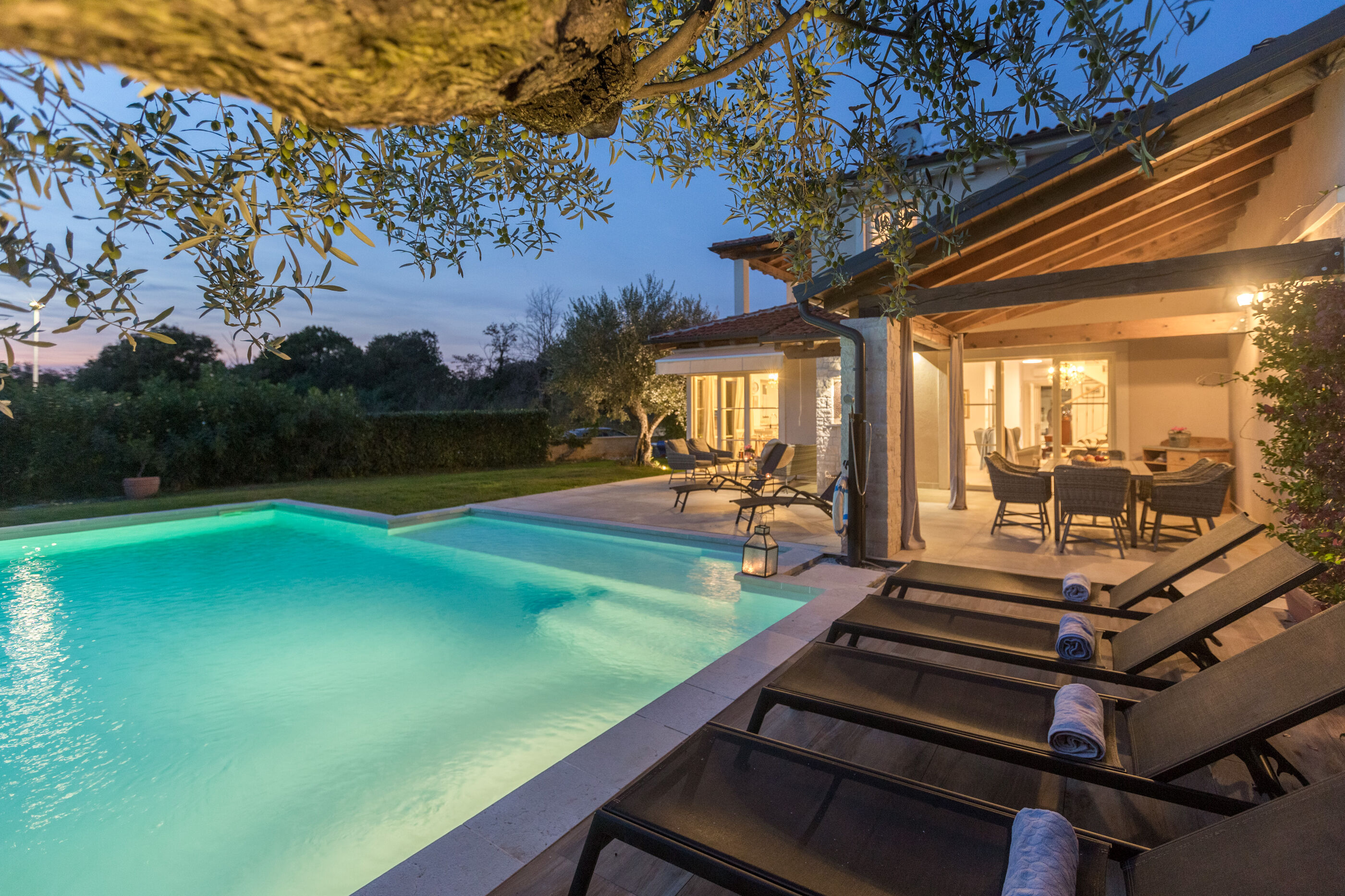 Villa Nar s bazenom i predivnim panoramskim pogledom V2261-K1