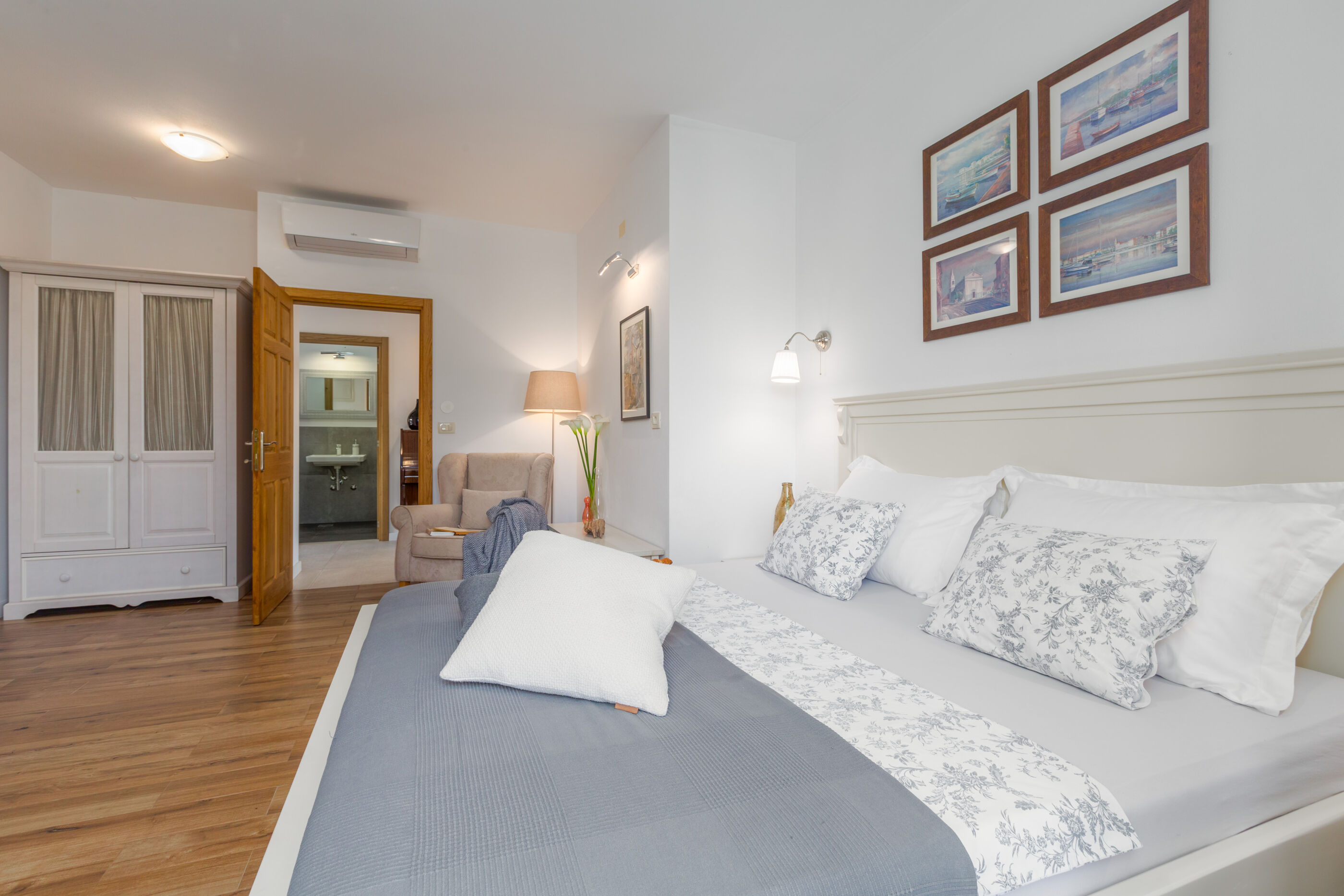 Villa Nar s bazenom i predivnim panoramskim pogledom V2261-K1