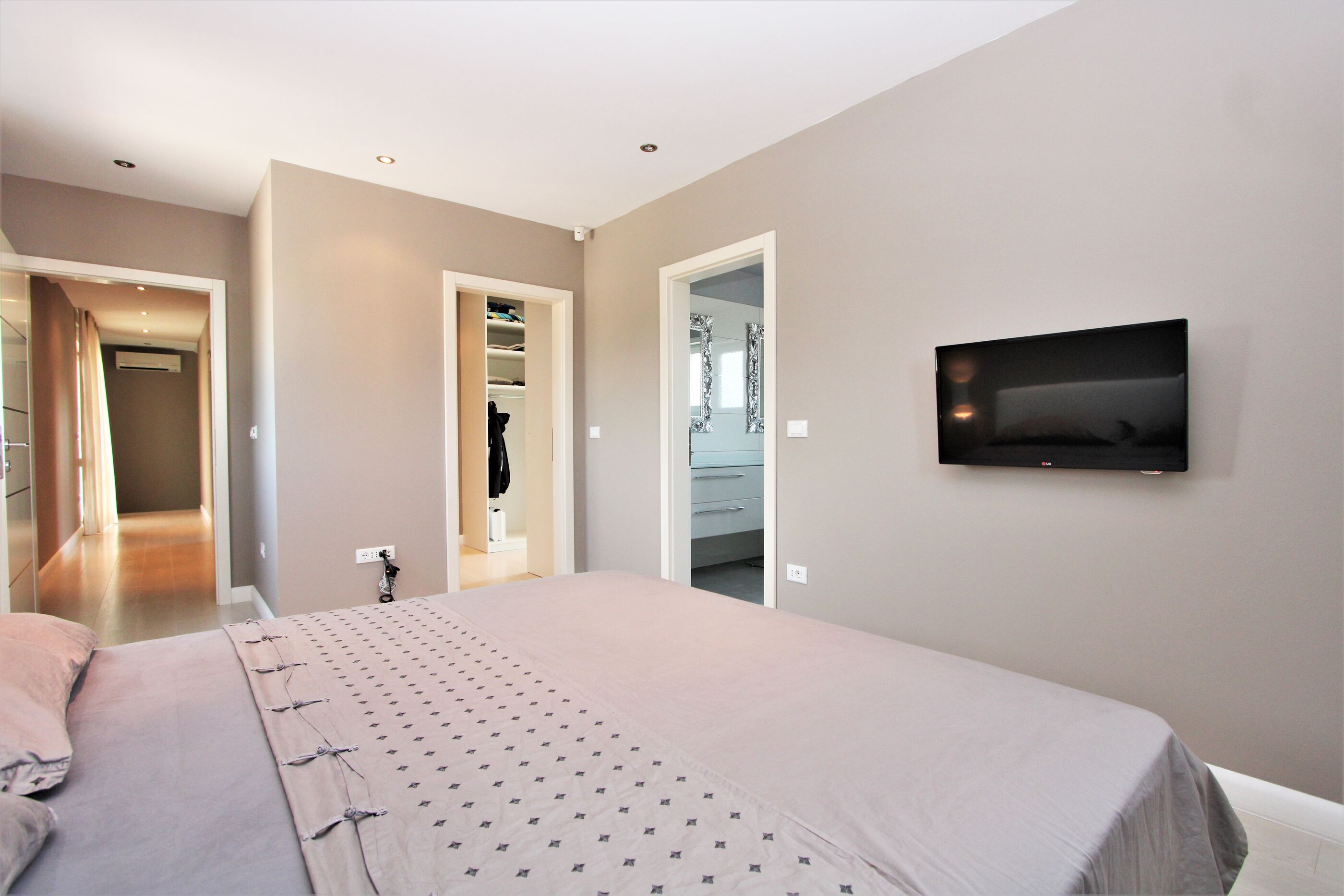 Villa Alex Exclusive 89458-K1