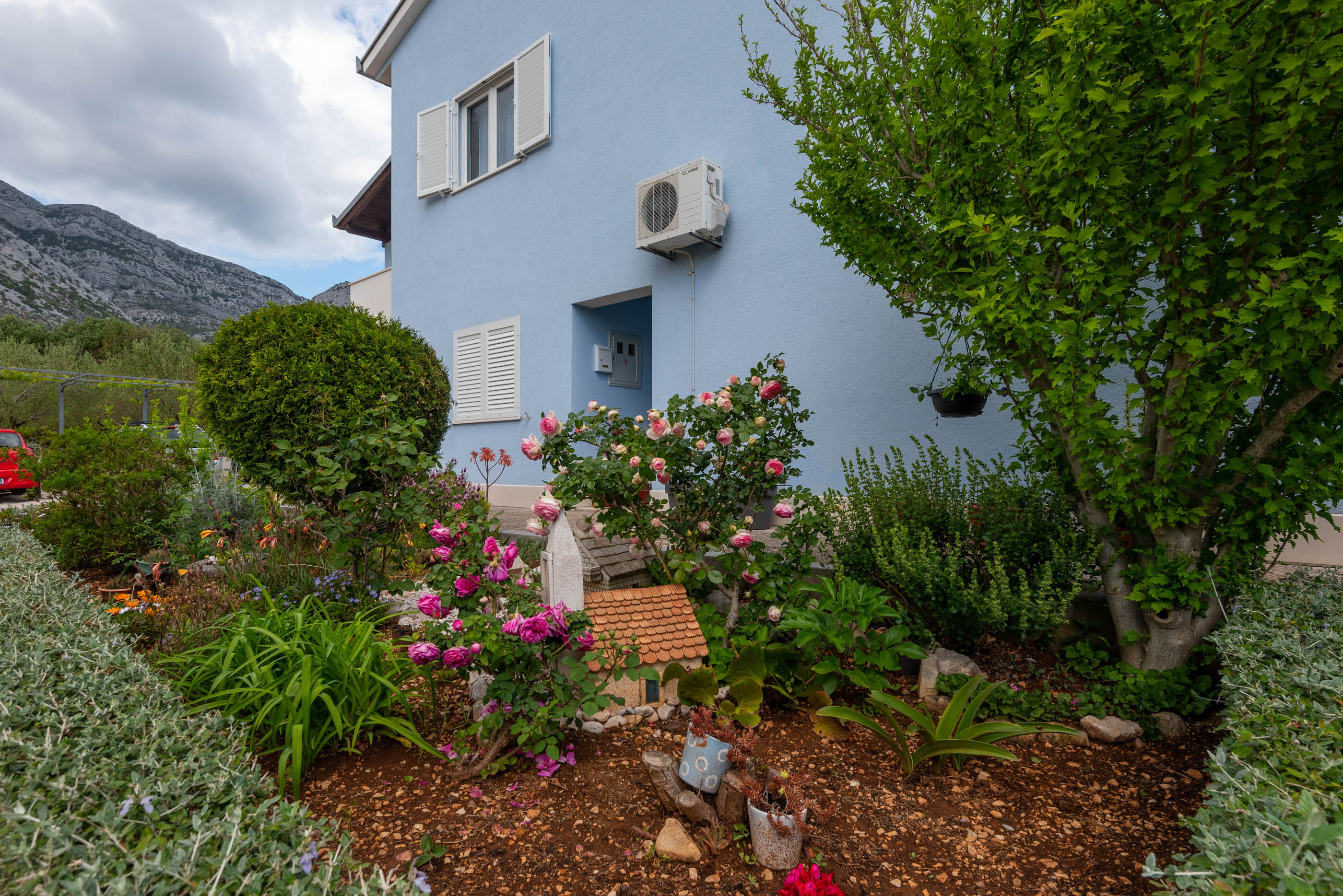 Apartments Ivana 32933-A2