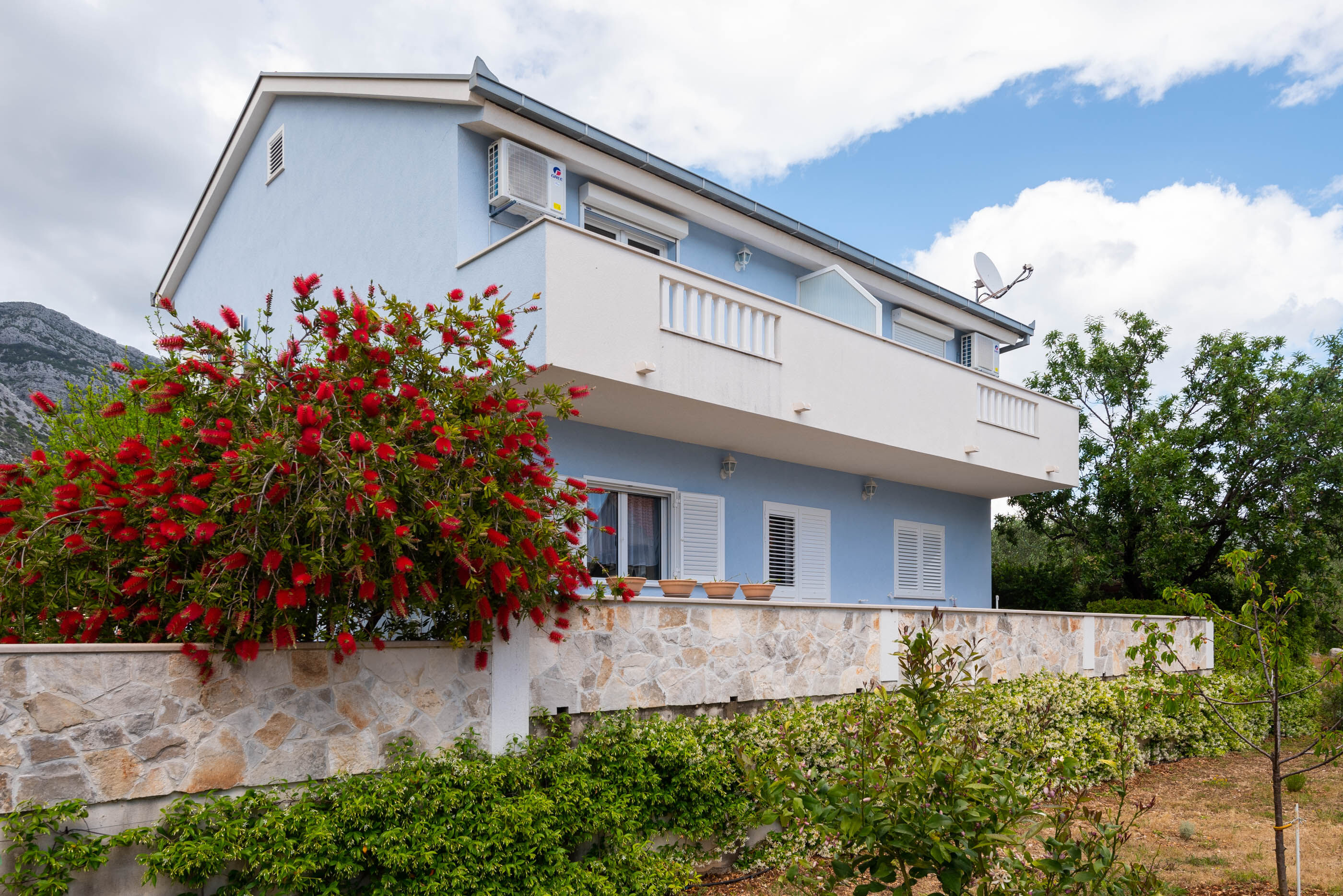 Apartments Ivana 32933-A2