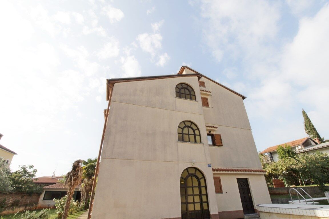 Photo of Apartments LEO with pool