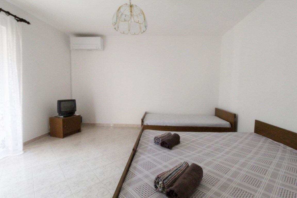 Apartments LEO with pool 90317-A1