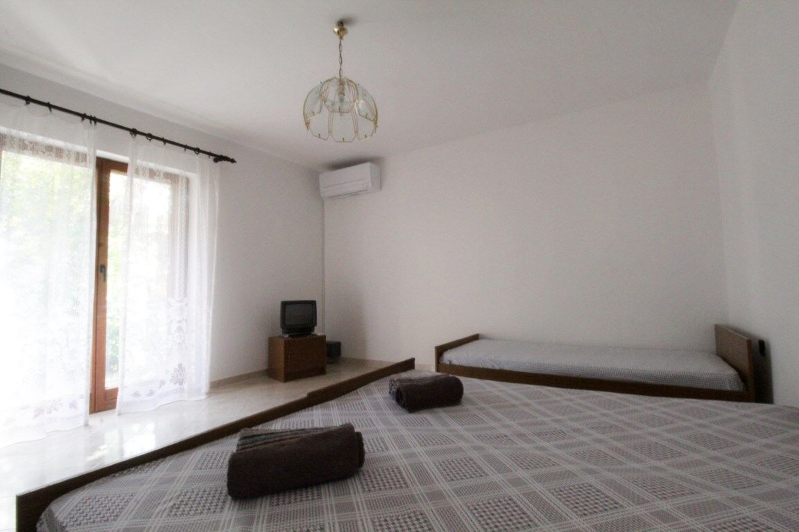 Apartments LEO with pool 90317-A1