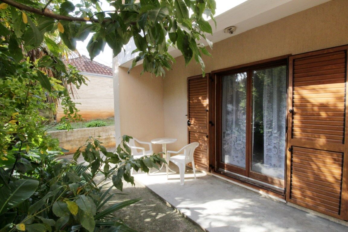 Apartments LEO with pool 90317-A1