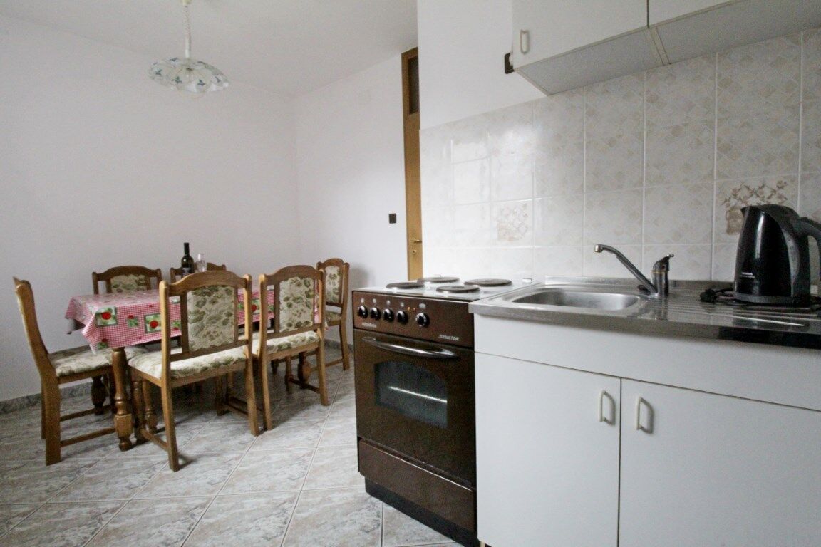 Apartments LEO with pool 90317-A3