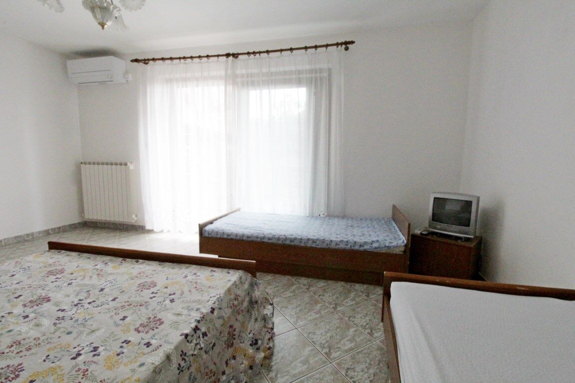 Apartments LEO with pool 90317-A3